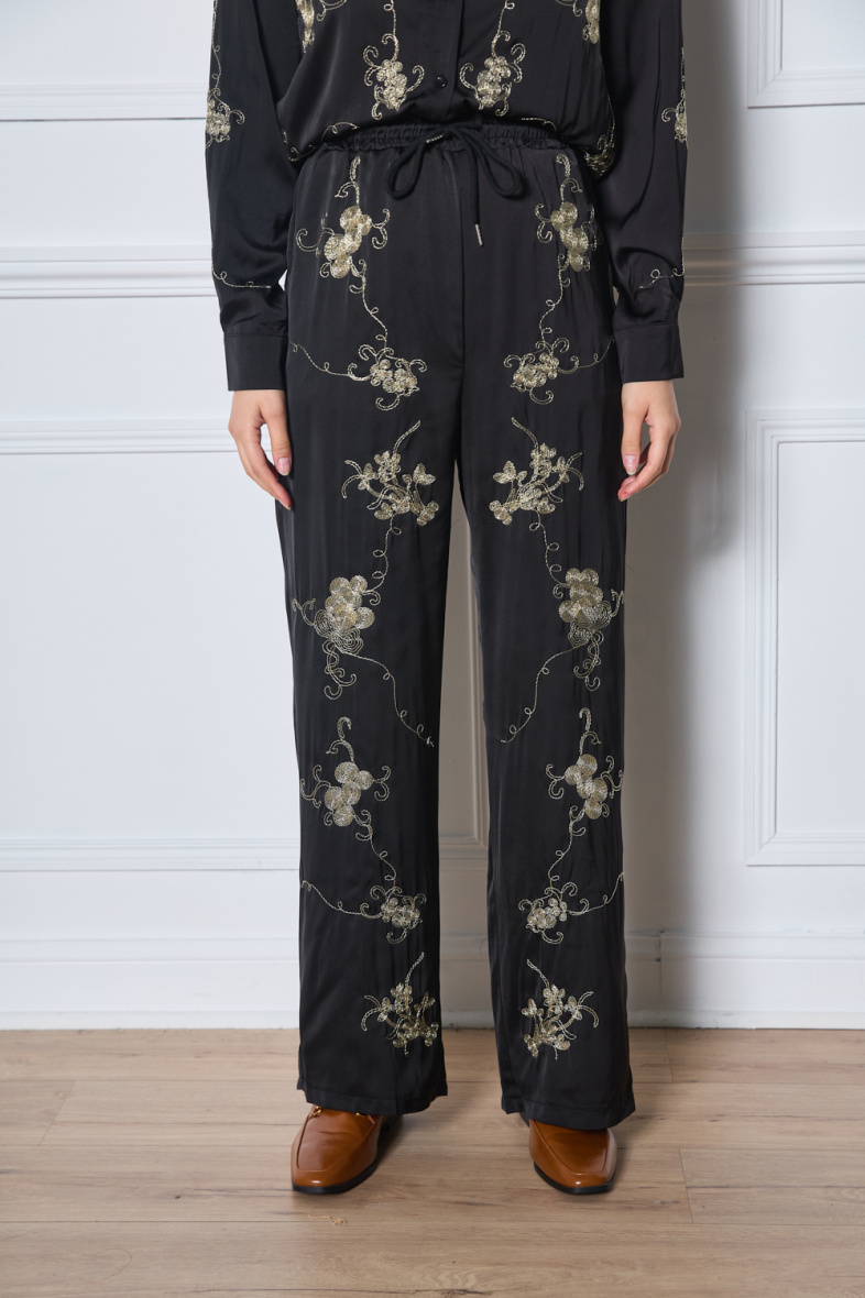 Wholesaler Frime Paris - Fluid and satin pants decorated with gold embroidery