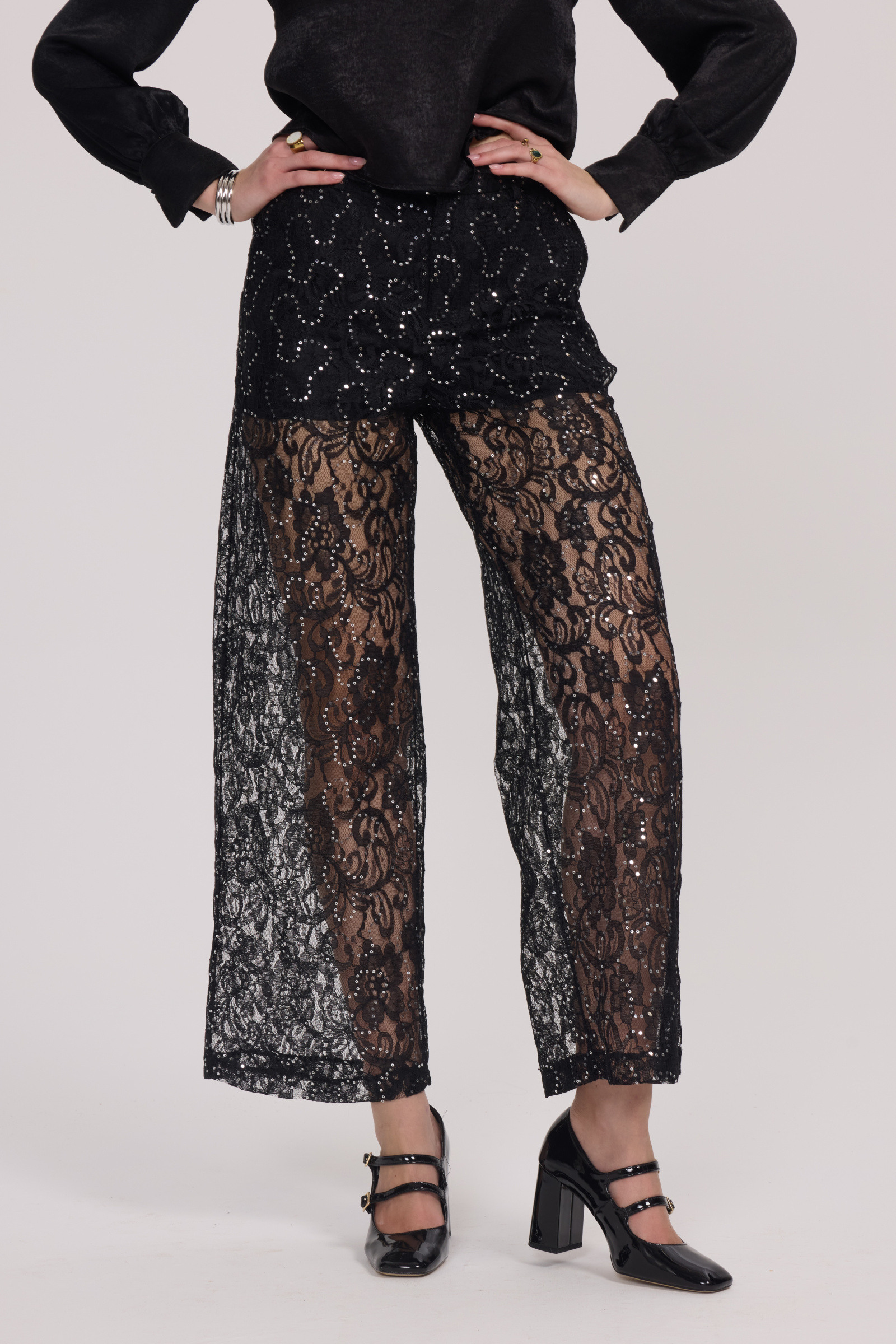 Grossiste Frime Paris - Pantalon en dentelle brodée avec sequins