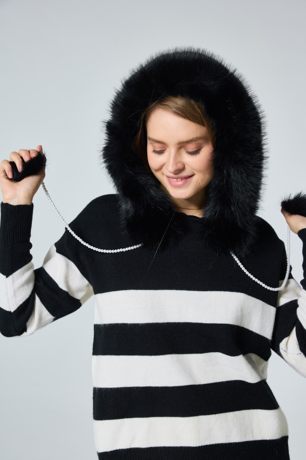 Grossiste Frime Paris - Pull à rayures avec col amovible fourrure