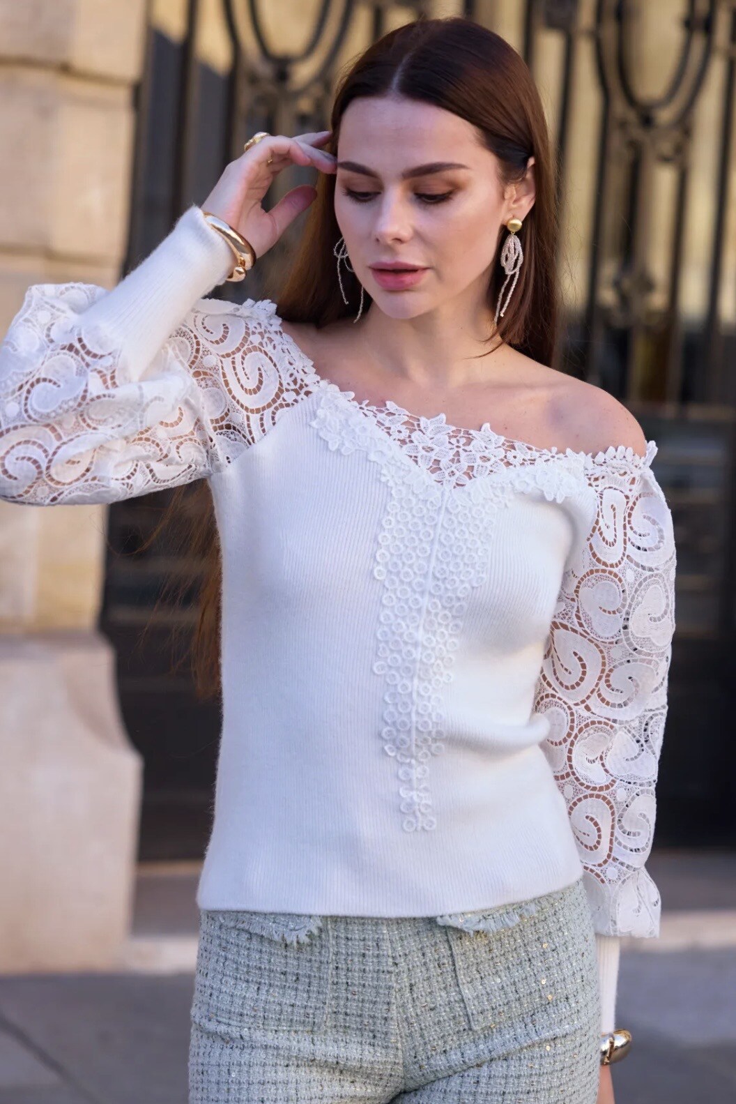 Grossiste Frime Paris - Pull à manches dentelles et détails floraux