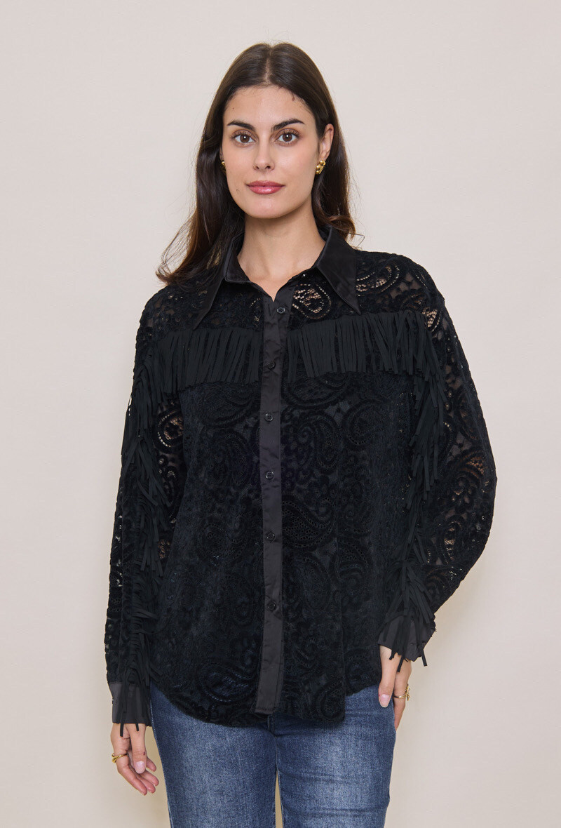 Grossista Goldendays - Camicetta in pizzo openwork con frange e collare a camicia a contrasto