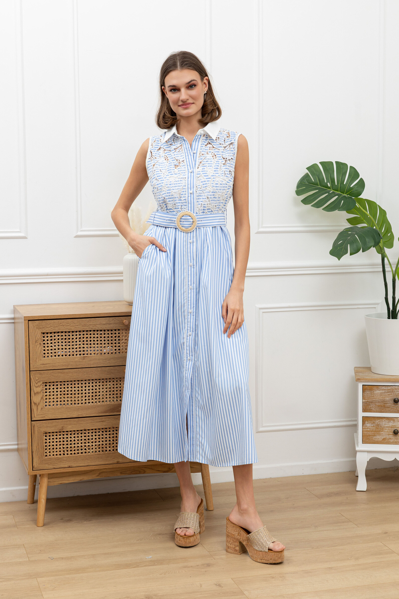 Wholesaler GD Golden Days - Blue striped sleeveless shirt and embroidered floral lace