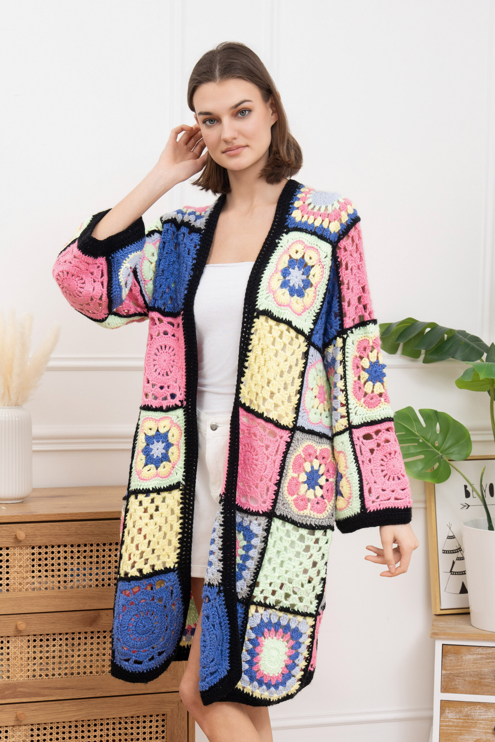 Grossiste GD Golden Days - Gilet long en crochet multicolore à motifs géométriques et floraux