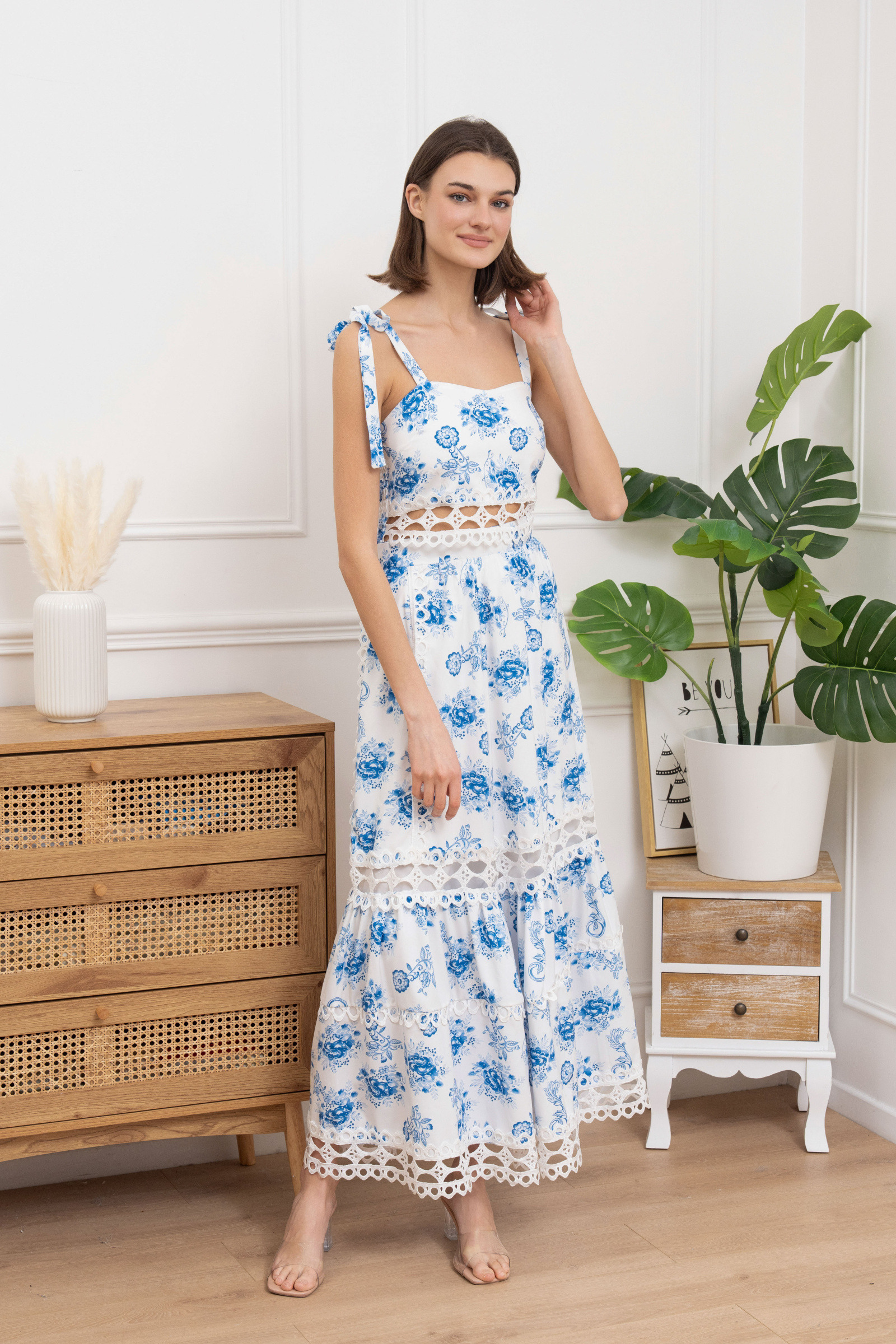 Grossiste Goldendays - Robe longue à imprimé bleu et dentelle