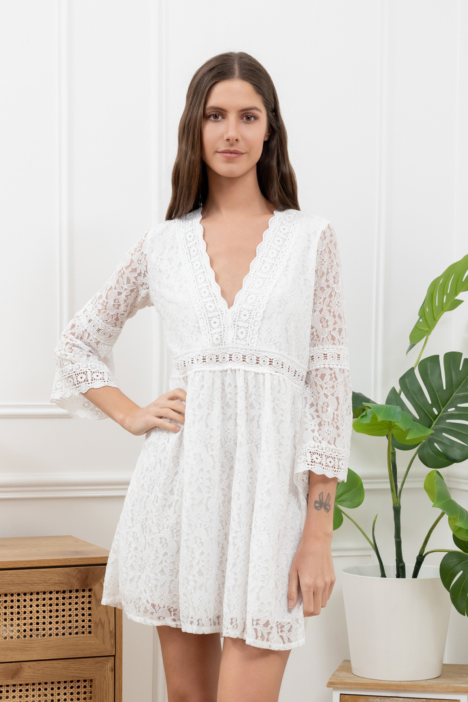 Grossiste GD Golden Days - Robe courte en dentelle à manches longues