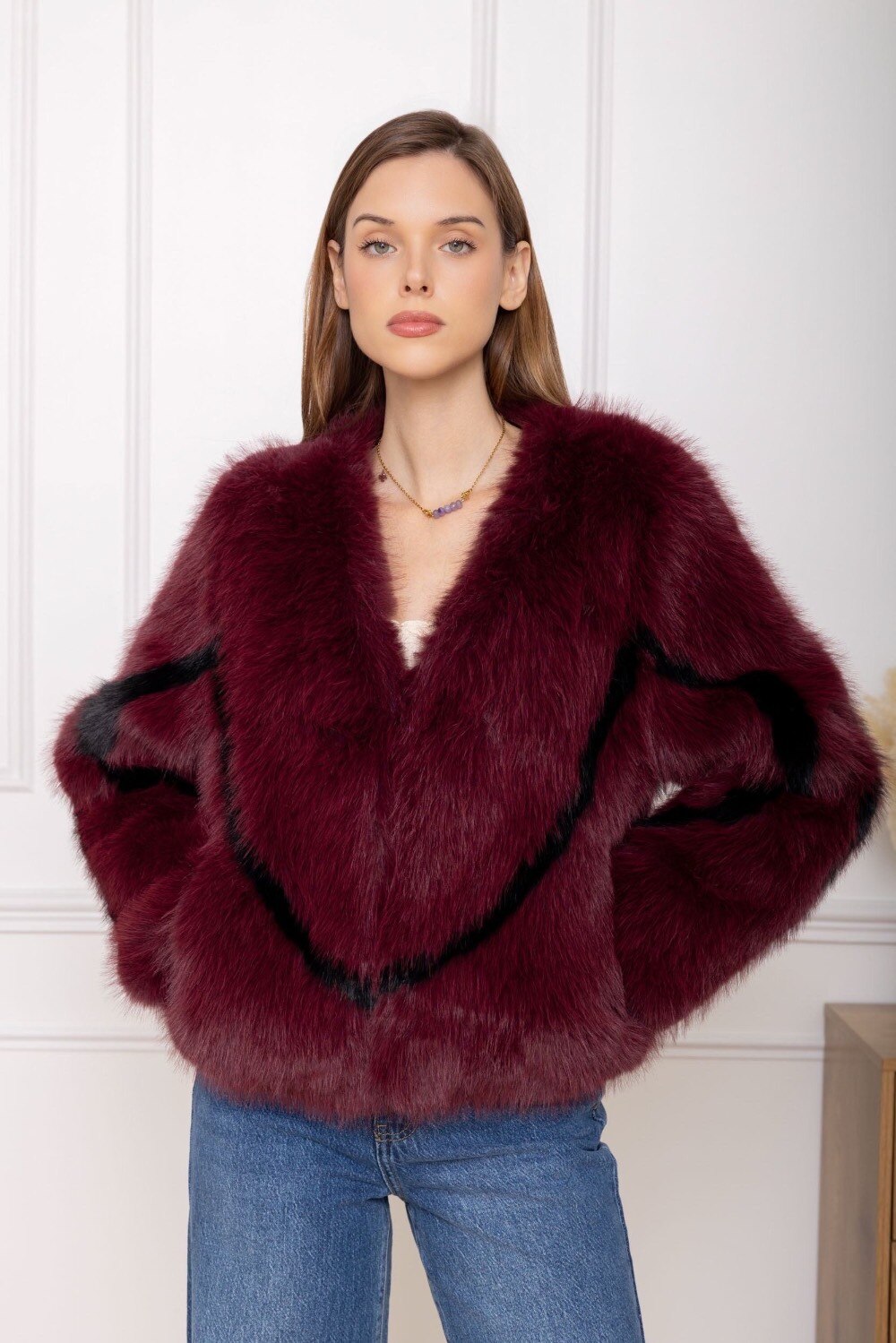 Grossiste Goldendays - Veste courte en fausse fourrure texturée avec motif contrasté