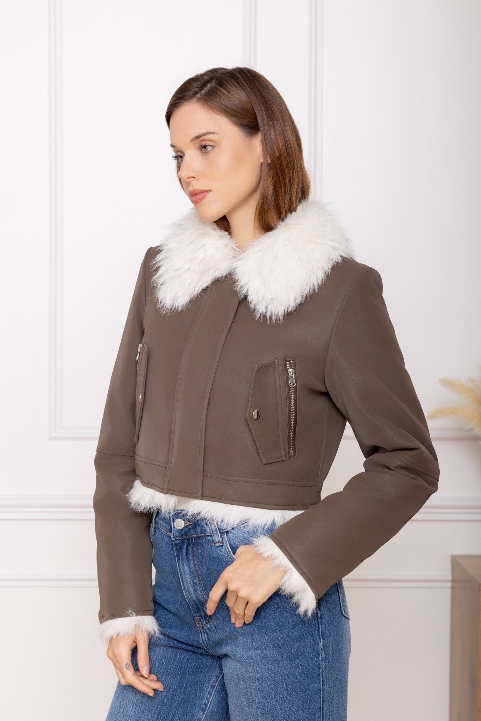 Grossiste Goldendays - Blouson court en simili cuir avec col et finitions en fausse fourrure