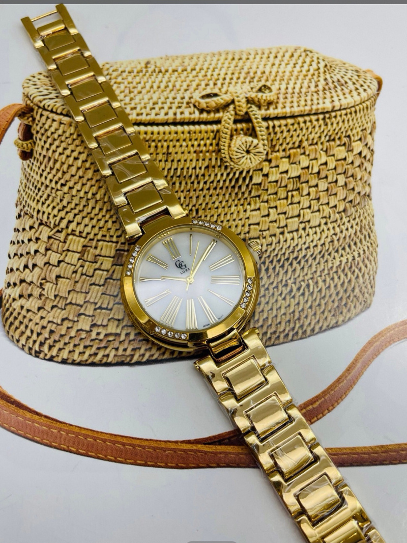 Wholesaler GG Luxe Watches - GGluxe Women's Watch Gold color 210801