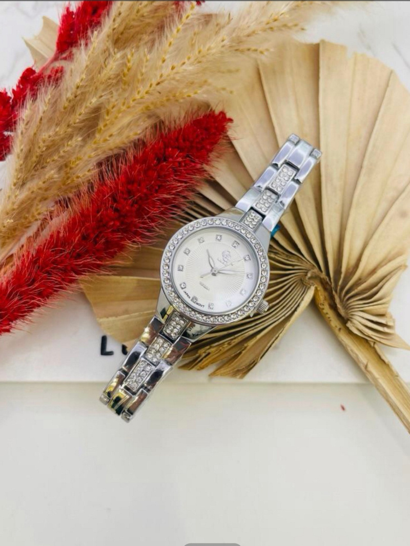 Wholesaler GG Luxe Watches - GGluxe Women's Watch Silver color 1310