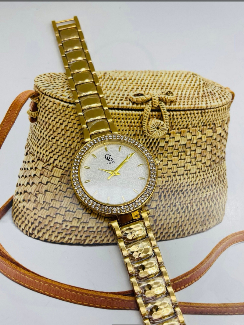 Wholesaler GG Luxe Watches - GGluxe Women's Watch in gold color 210803