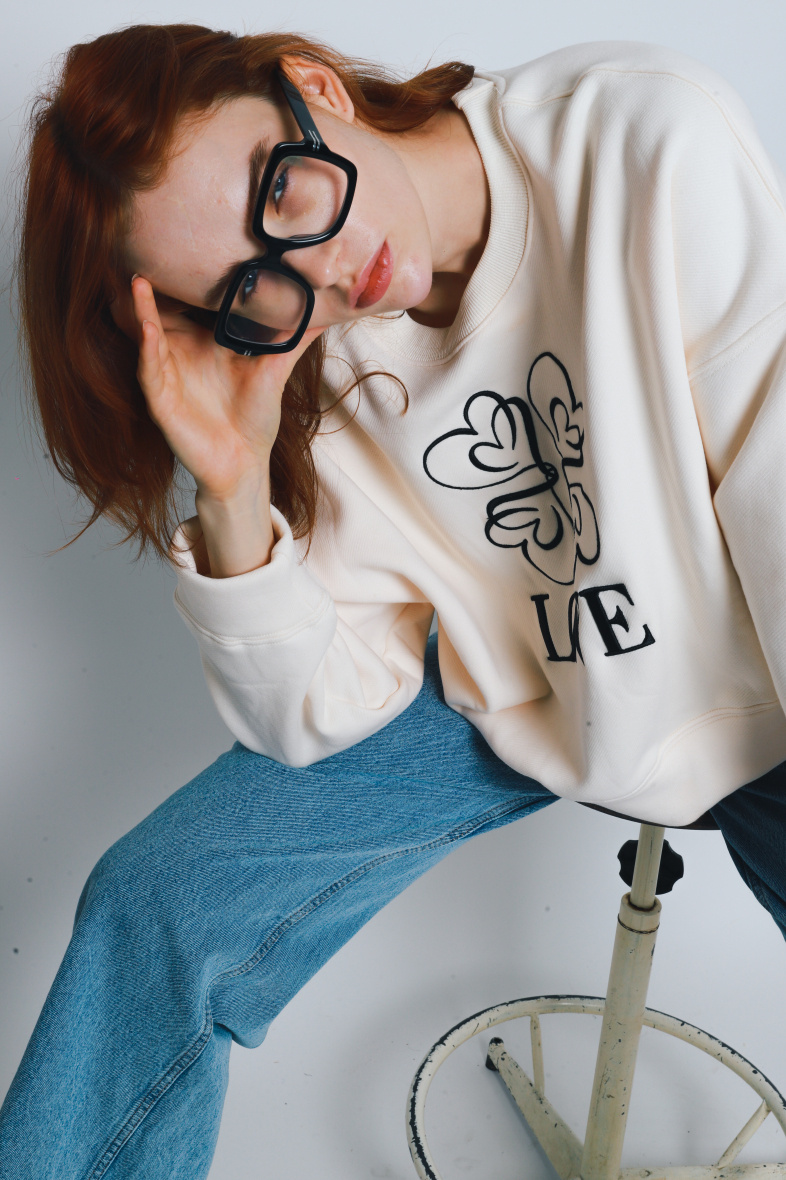 Wholesaler GG LUXE - Embroidered pattern sweatshirt
