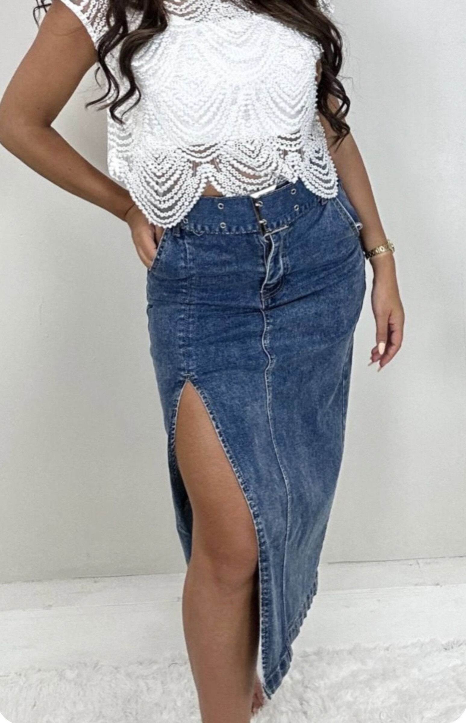 Großhändler Soy & Co - Mid -long -Jeansrock mit Gürtel und Schlitz