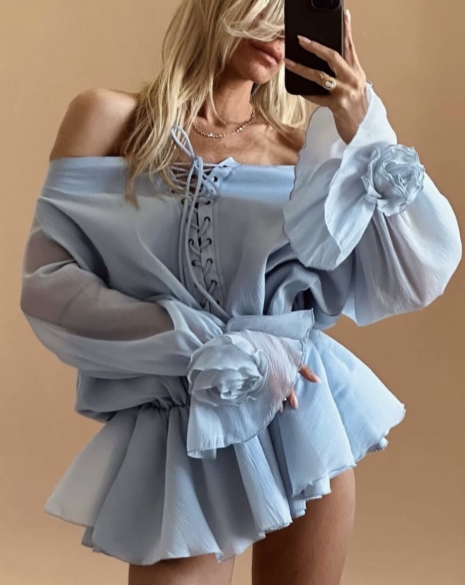 Großhändler Soy & Co - Kurzes Kleid mit Schnürsenkel und Blumen mit Handgelenken