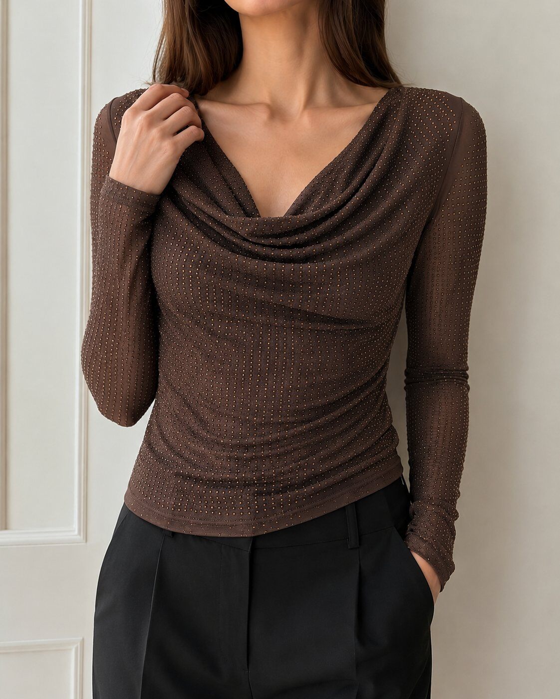 Grossiste Giorgia - Top transparent en tulle strassé à col bénitier et manches longues