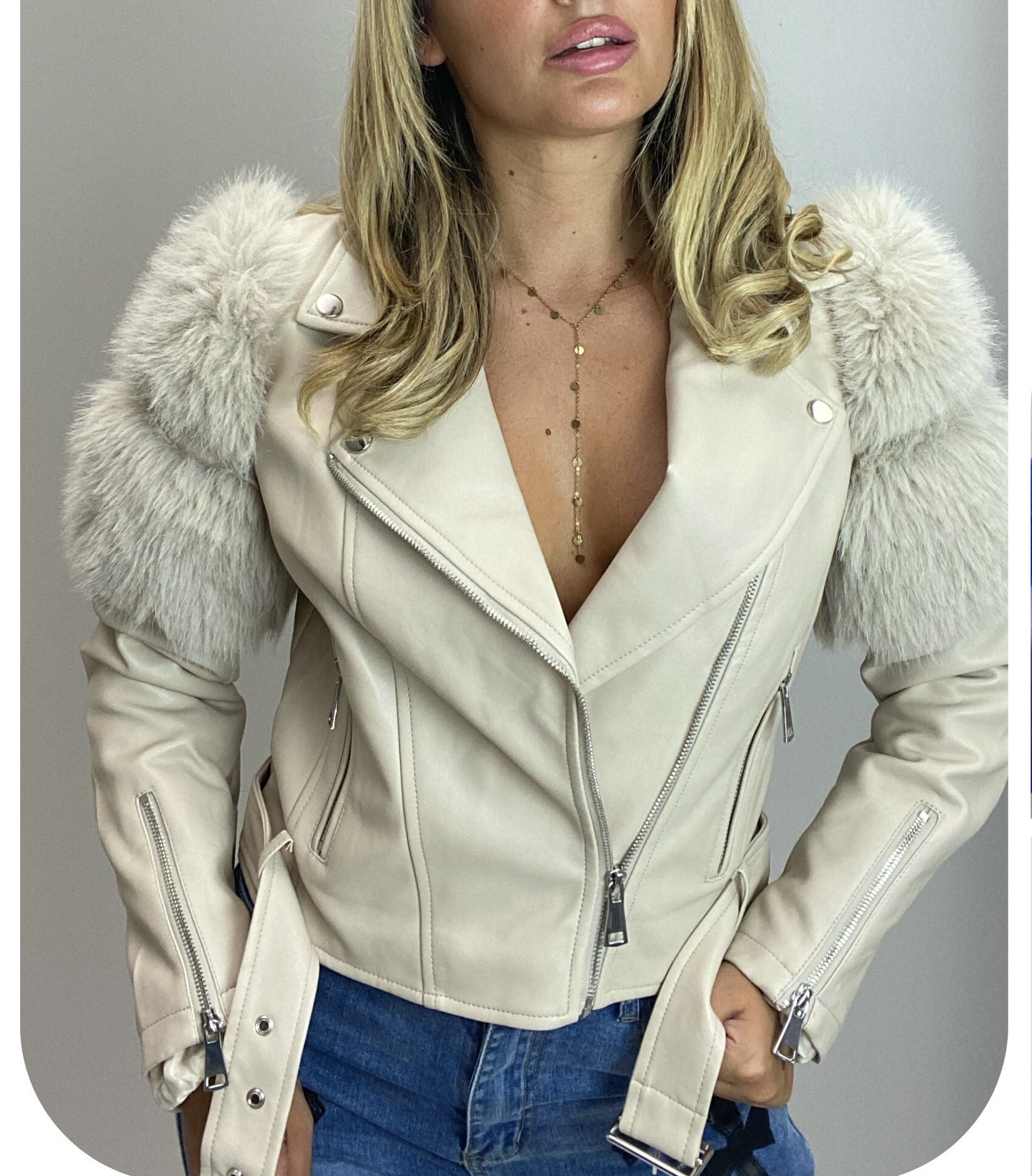 Grossiste Giorgia - veste en cuir à épaule en fourrure