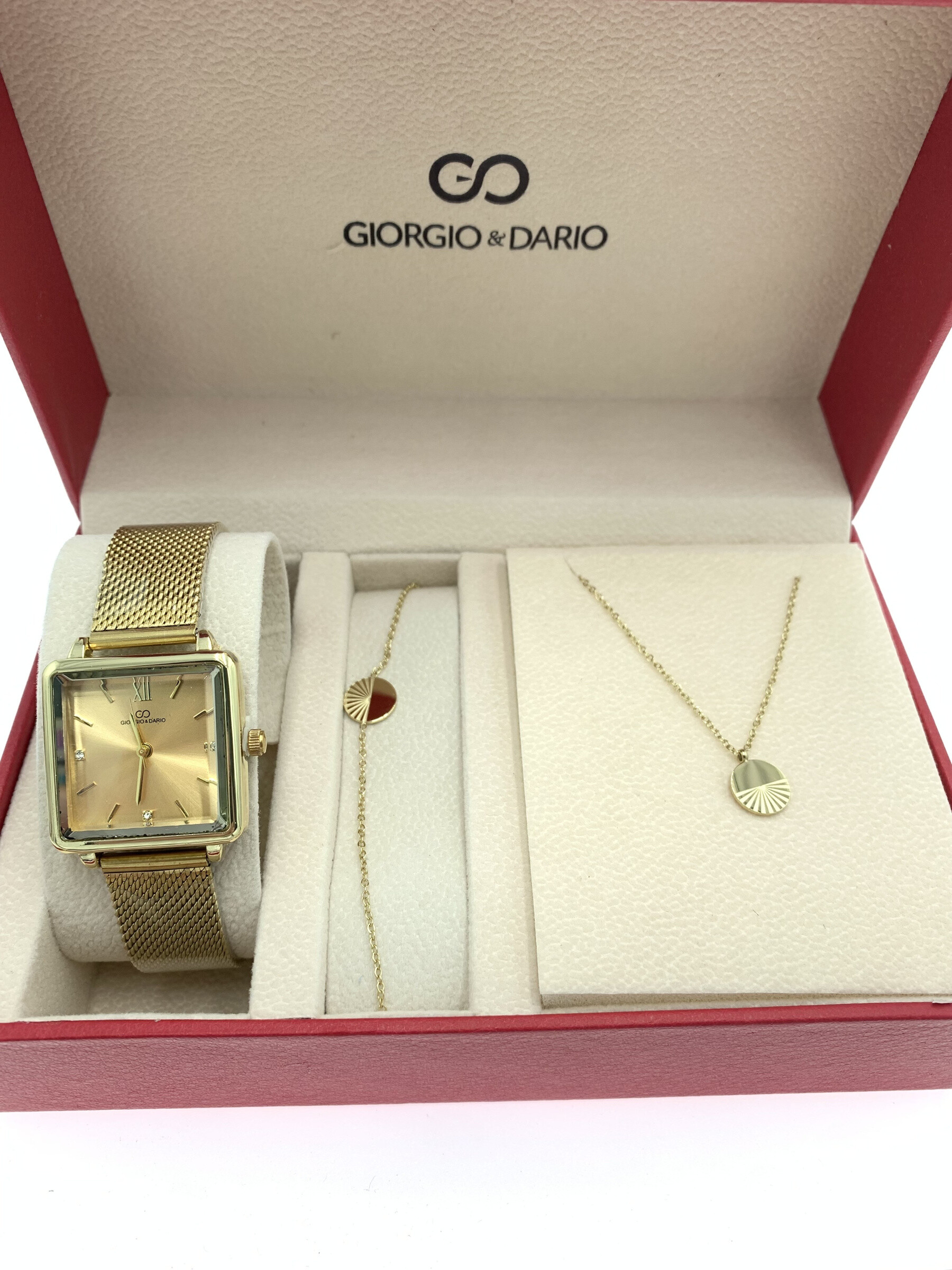 Wholesaler Giorgio & Dario - G&D women's trendy box with heart steel jewelry
