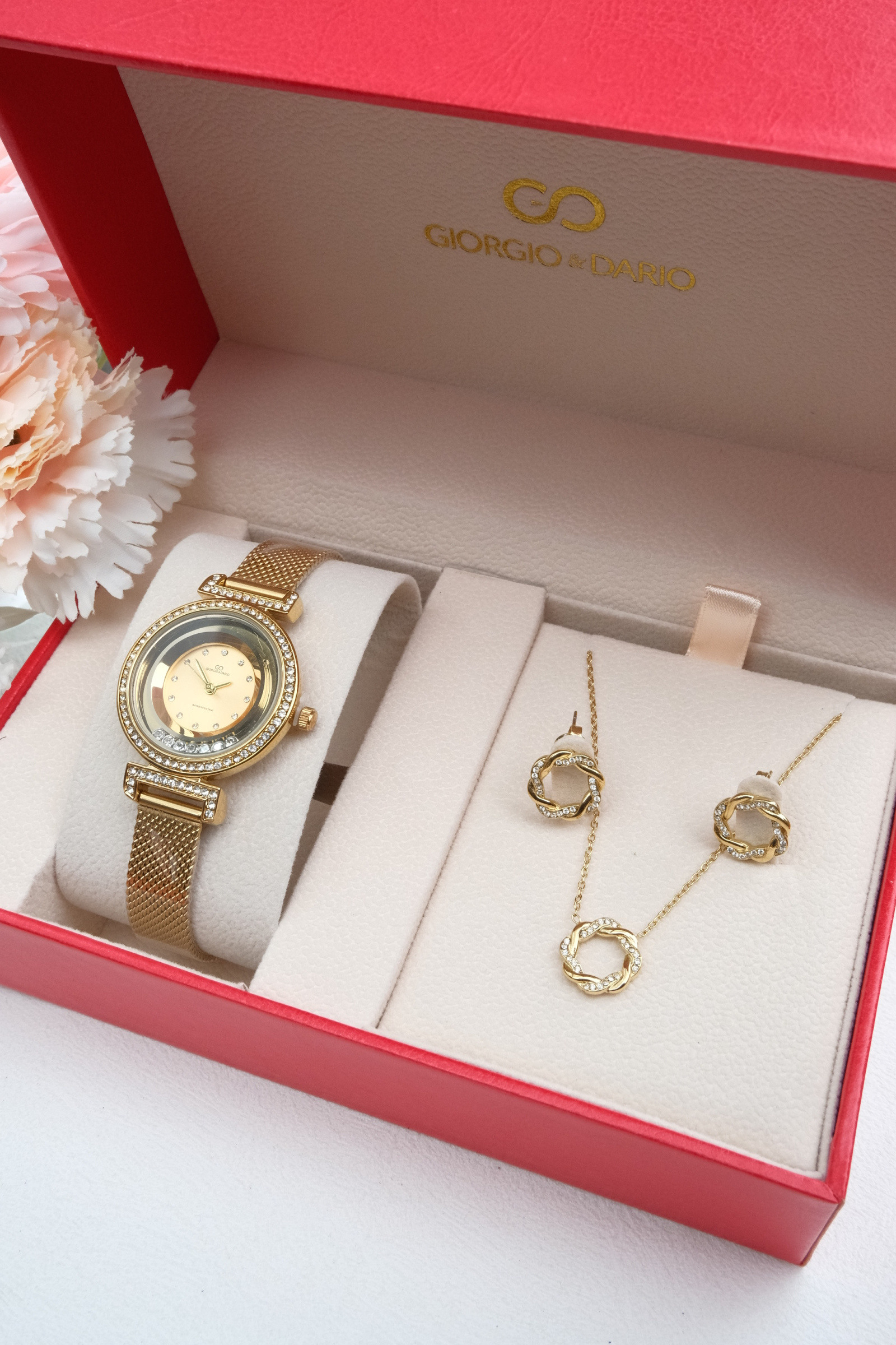 Grossiste Giorgio & Dario - Coffret avec une montre en bracelet acier Inoxydable et une Parure en acier Inoxydable.