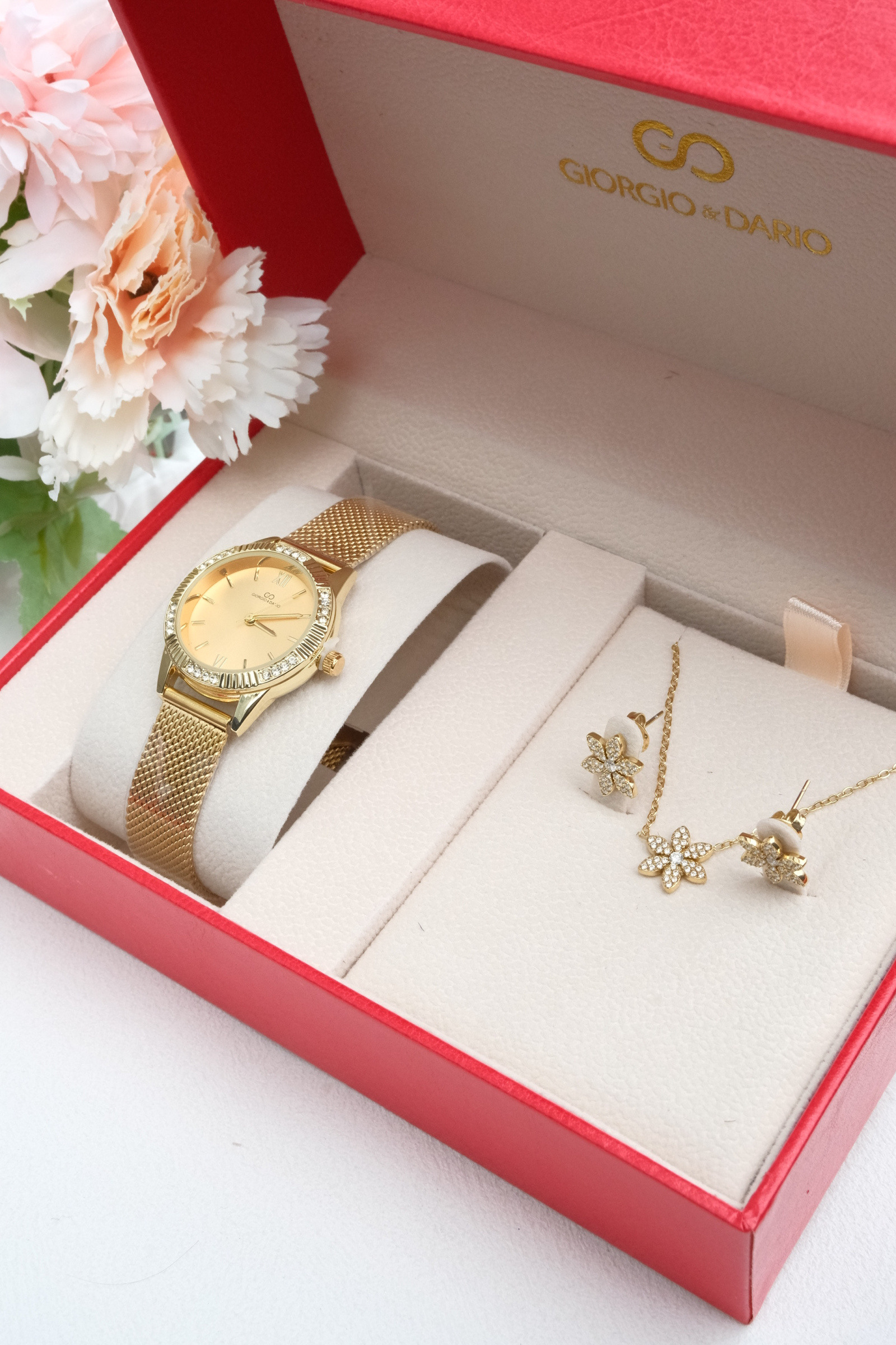 Grossiste Giorgio & Dario - Coffret avec une montre en bracelet acier Inoxydable et une Parure en acier Inoxydable.