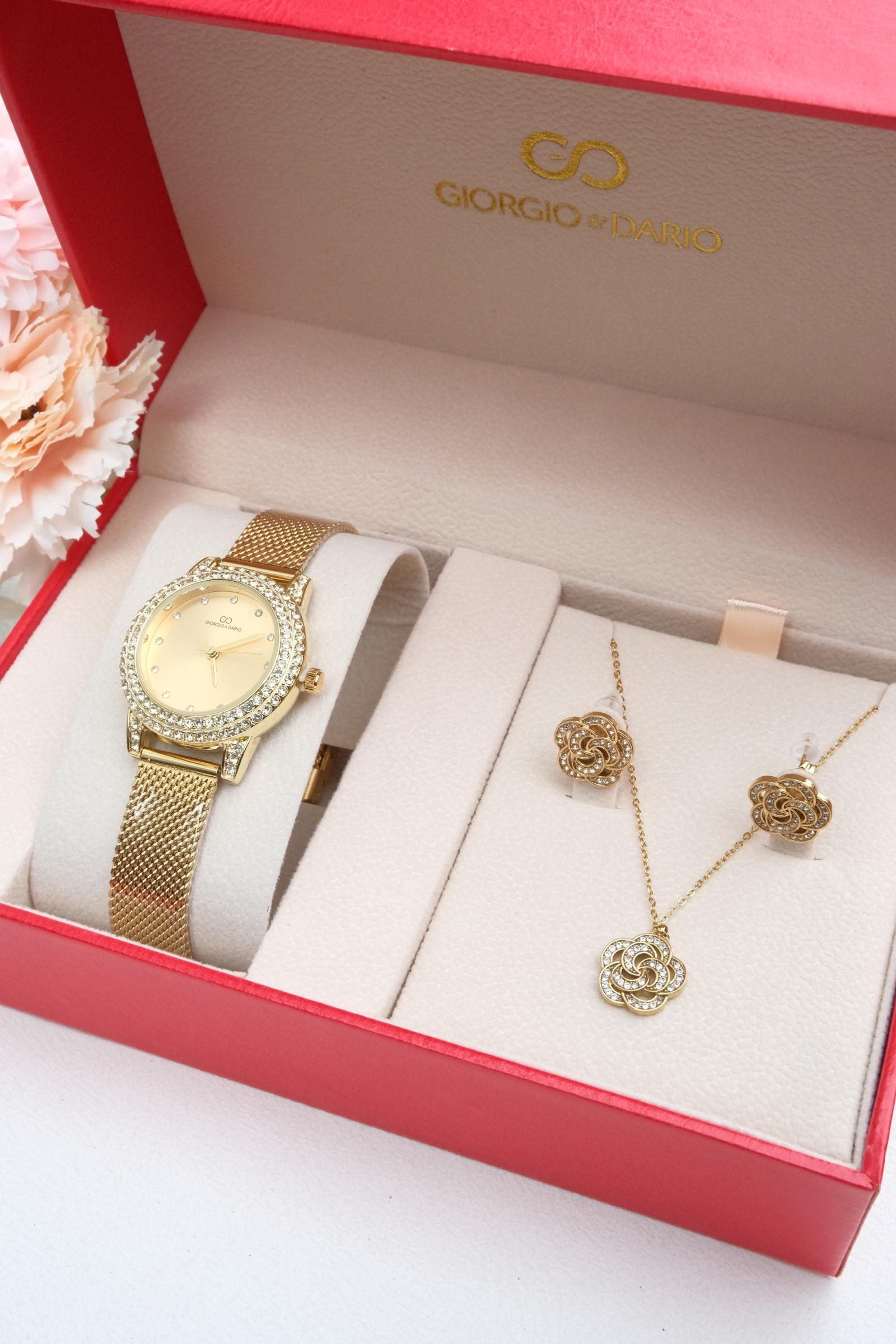 Grossiste Giorgio & Dario - Coffret avec une montre en bracelet acier Inoxydable et une Parure en acier Inoxydable.