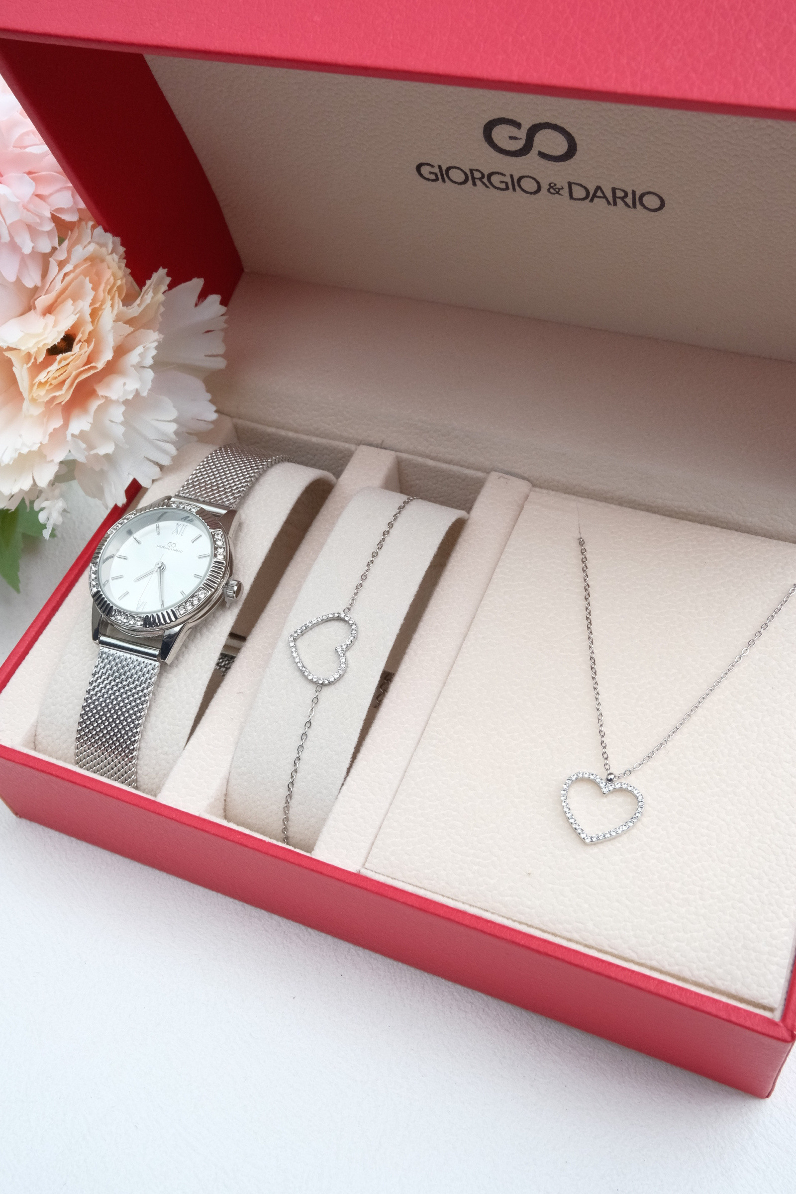 Grossiste Giorgio & Dario - Coffret avec une montre en bracelet acier Inoxydable et une Parure en acier Inoxydable.
