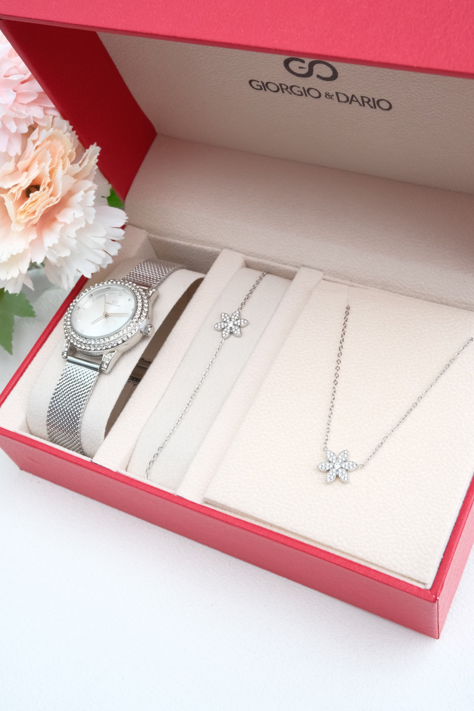 Grossiste Giorgio & Dario - Coffret avec une montre en bracelet acier Inoxydable et une Parure en acier Inoxydable.