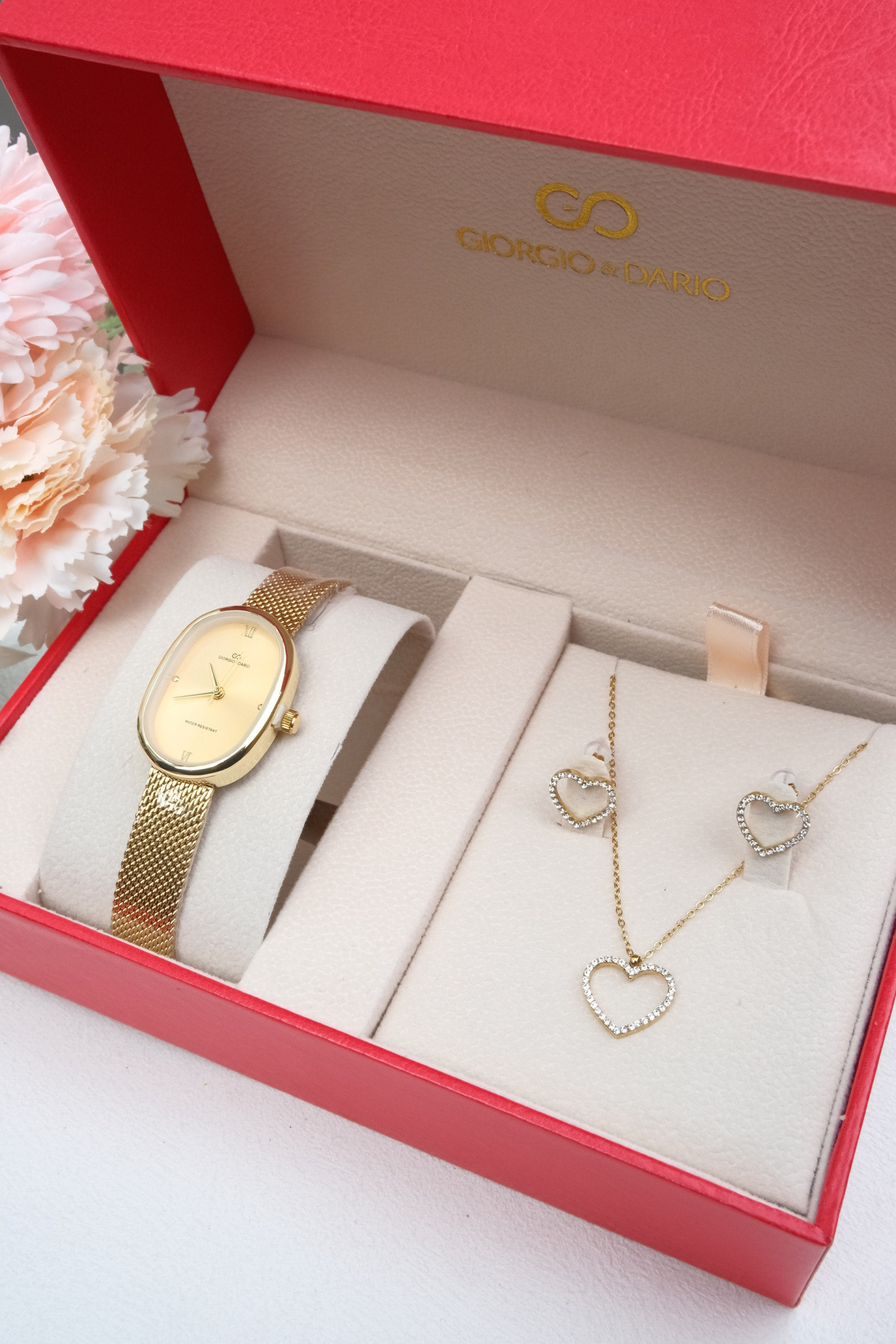 Grossiste Giorgio & Dario - Coffret avec une montre en bracelet acier Inoxydable et une Parure en acier Inoxydable.