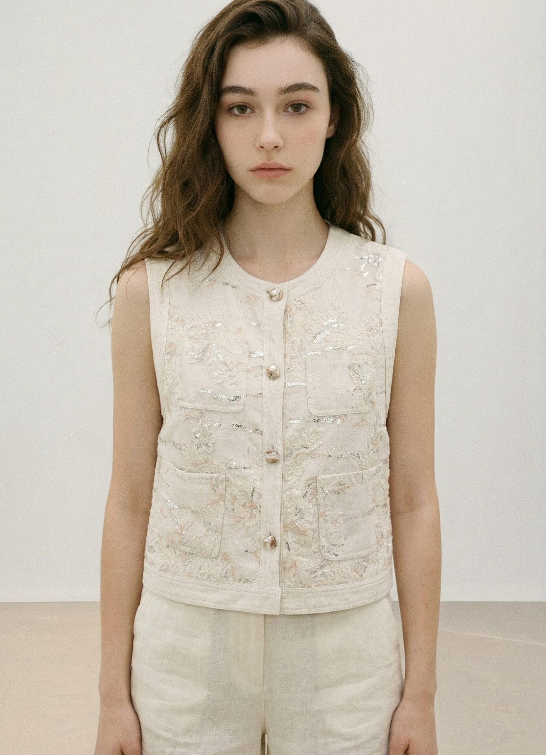 Wholesaler Giovanni Paris - SLEEVELESS JACKET WITH EMBROIDERIES AND SEQUINS