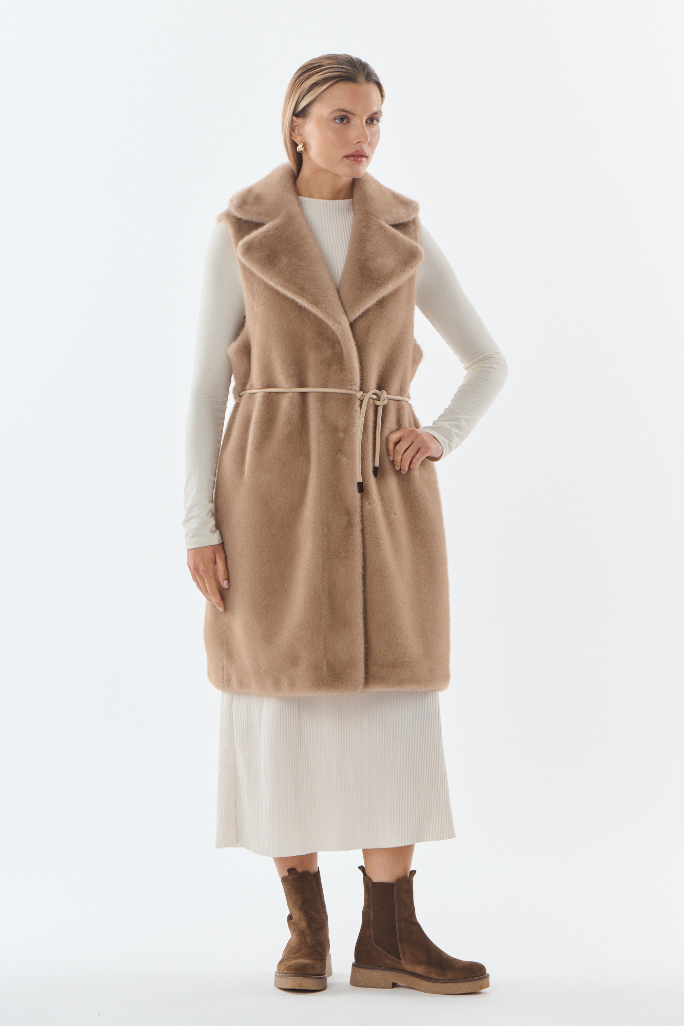 Wholesaler Giovanni Paris - Long faux fur vest with a wide notched collar, fine tie belt
