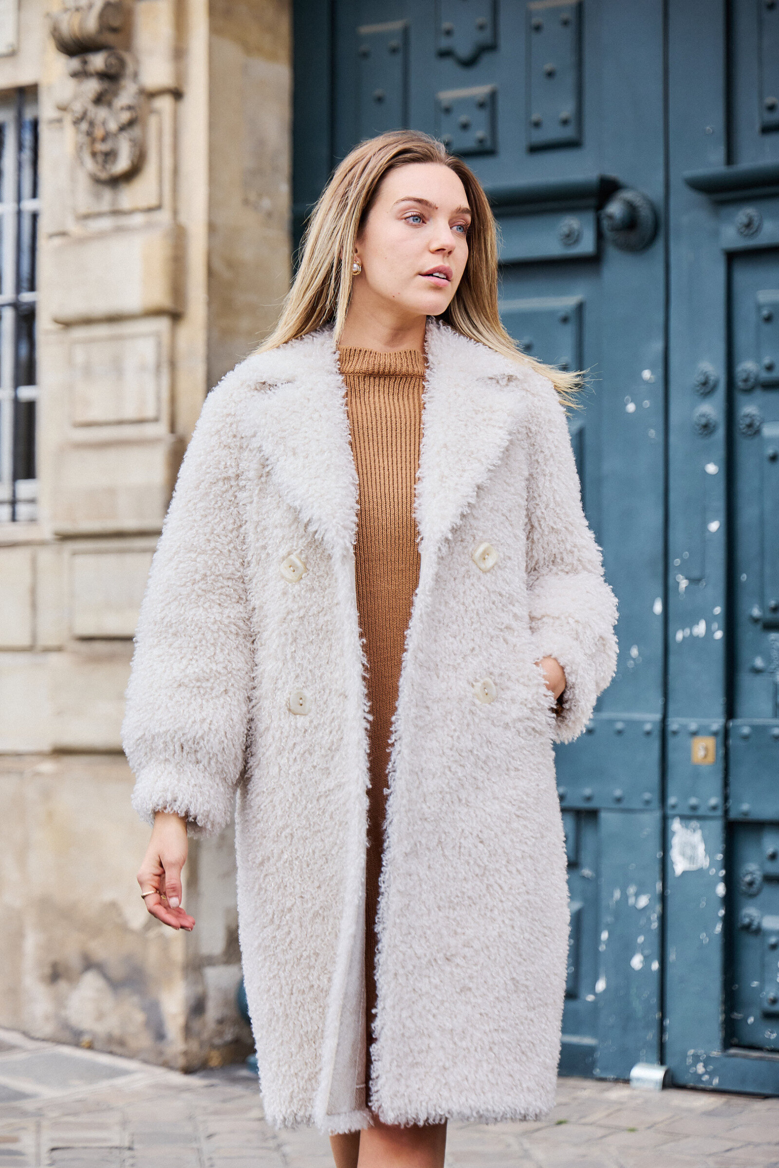 Wholesaler Giovanni Paris - Long coat in curly faux fur oversized cut