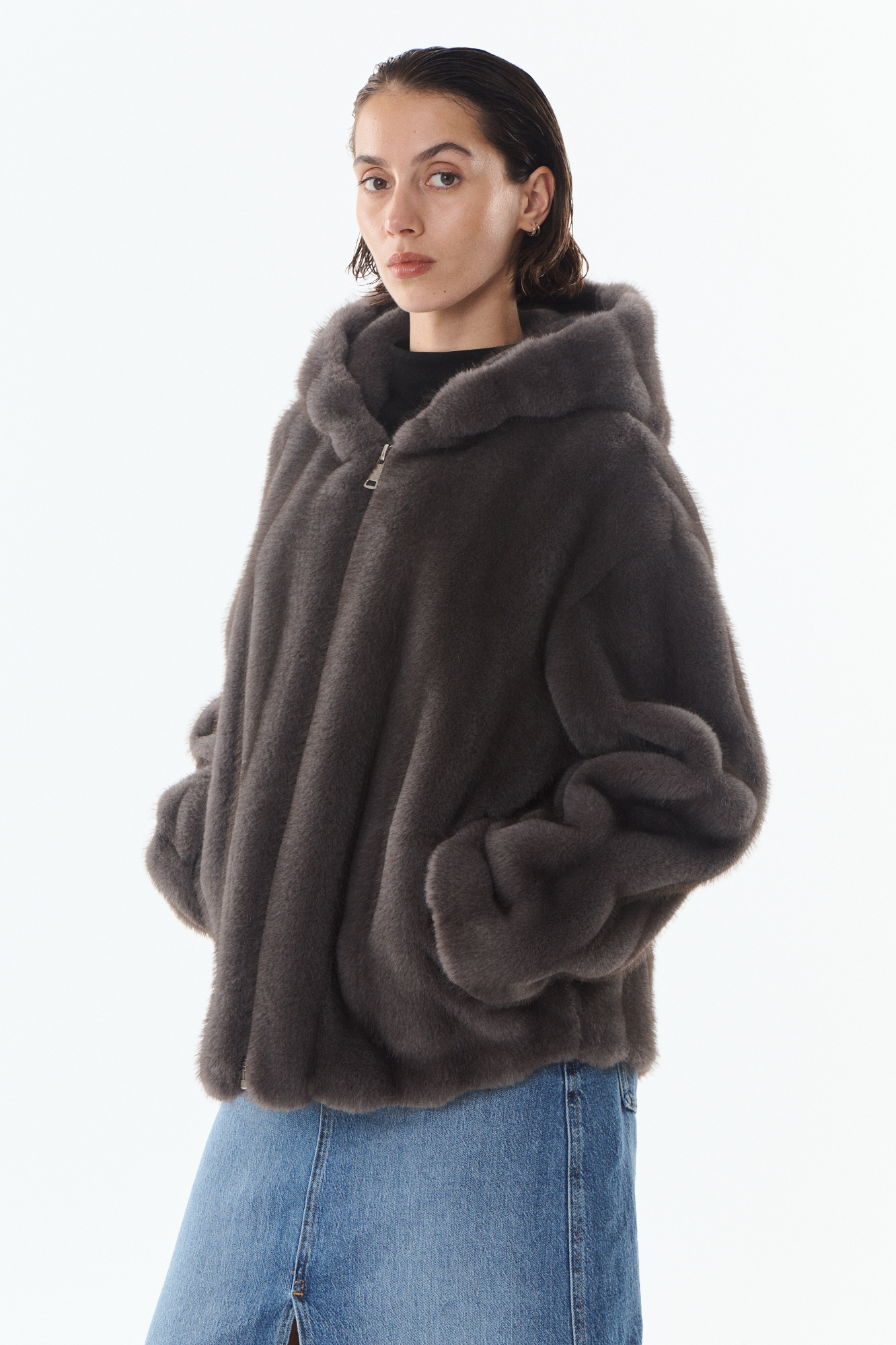 Großhändler Giovanni Paris - Reißverschlussjacke aus Kunstfell, mit Kapuze, leicht übergroße Passform, vertikale Linien