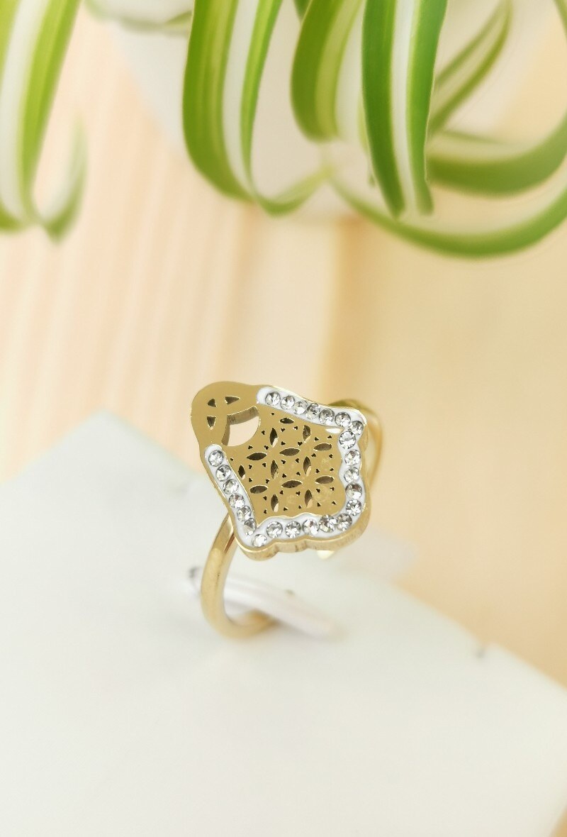 Grossiste Glam Chic - Bague réglable Main de Fatma avec strass en acier inoxydable