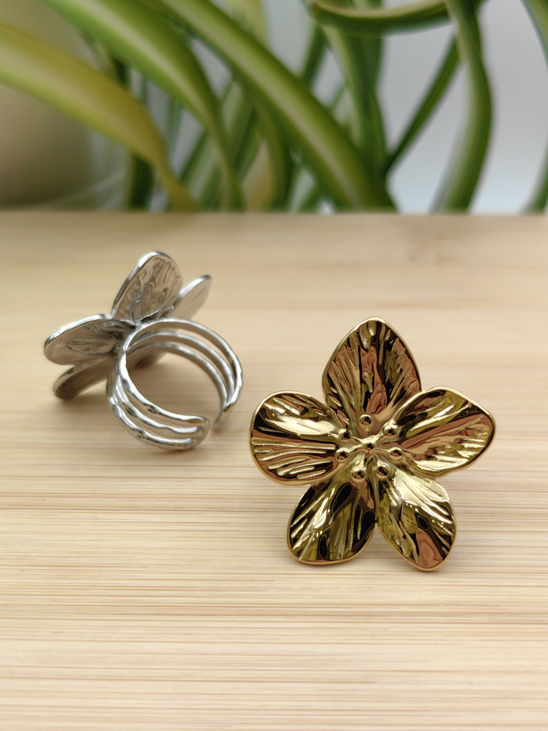 Grossiste Glam Chic - Bague fleur en acier inoxydable
