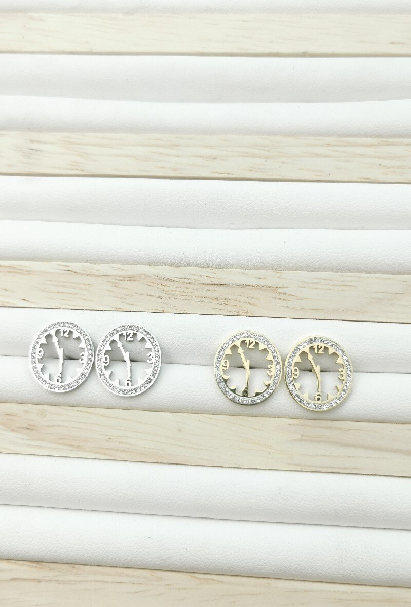 Grossiste Glam Chic - Boucle d'oreille horloge avec strass en acier inoxydable