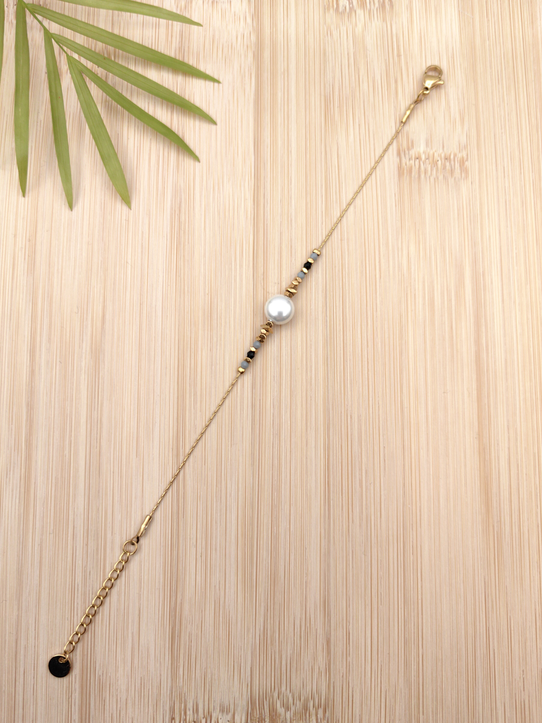 Grossista Glam Chic - Bracciale con perle di madreperla e perle colorate in acciaio inossidabile