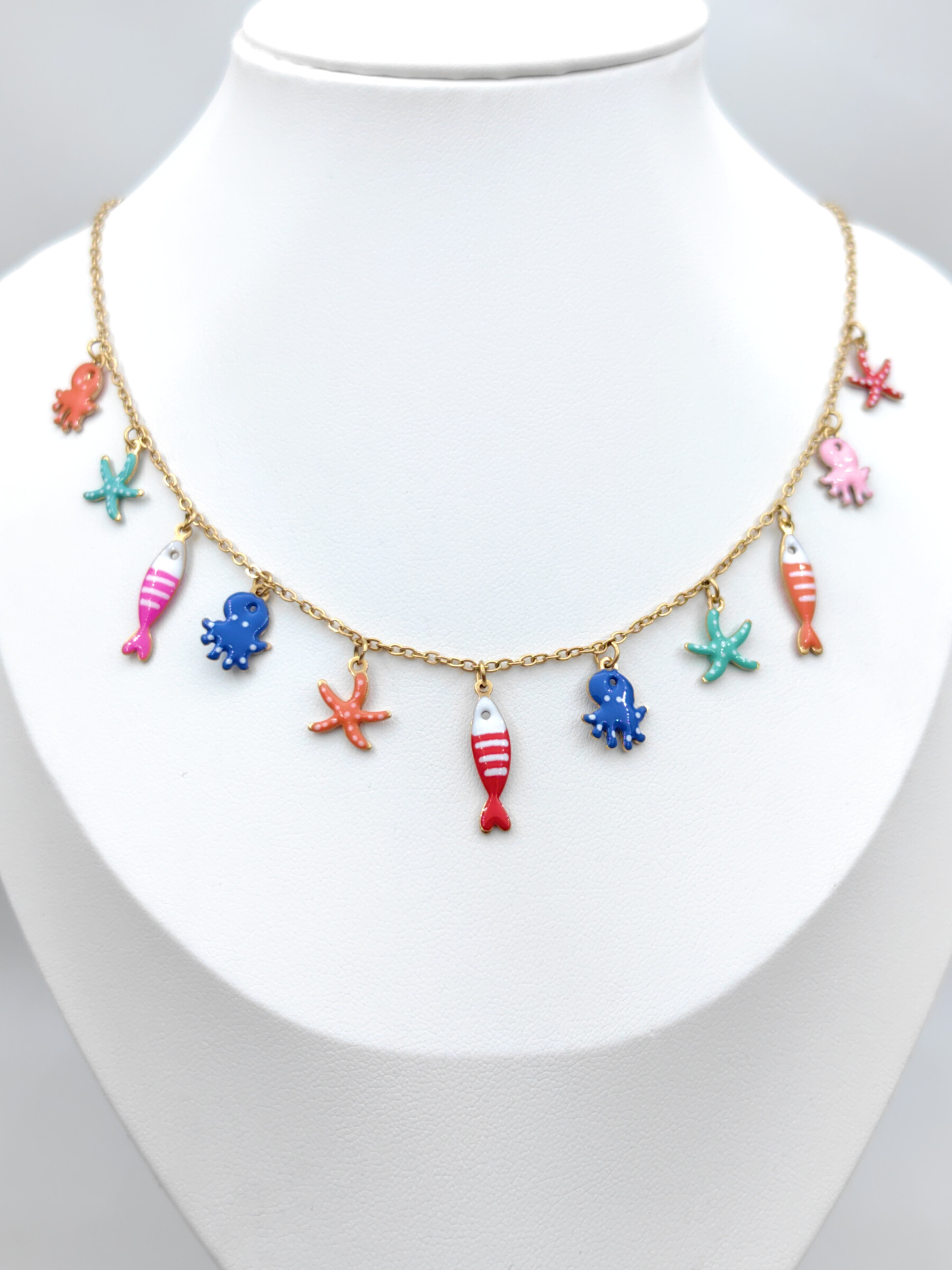 Grossiste Glam Chic - Collier à breloques en acier inoxydable