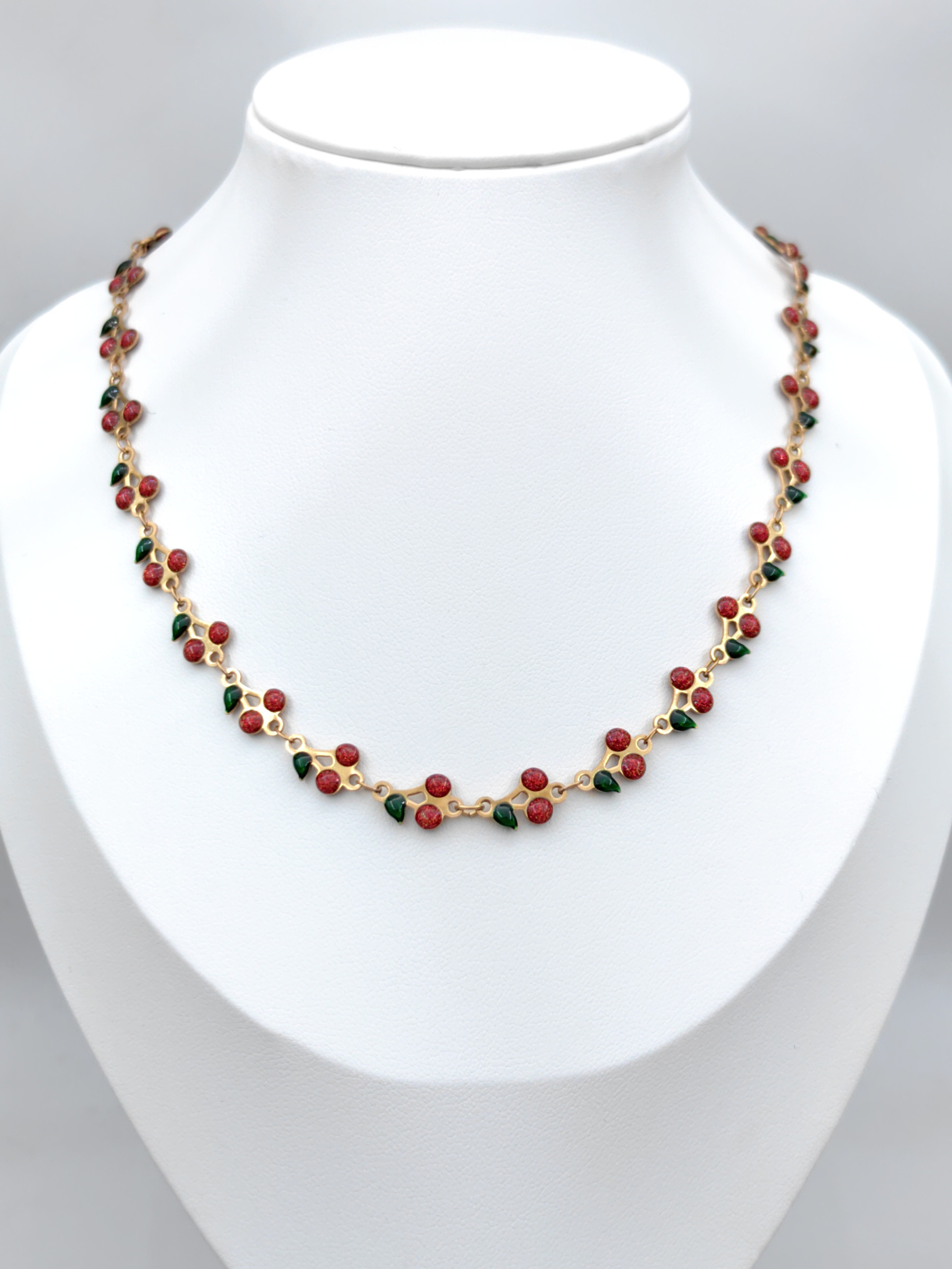 Wholesaler Glam Chic - Cherry sequined stainless steel necklace
