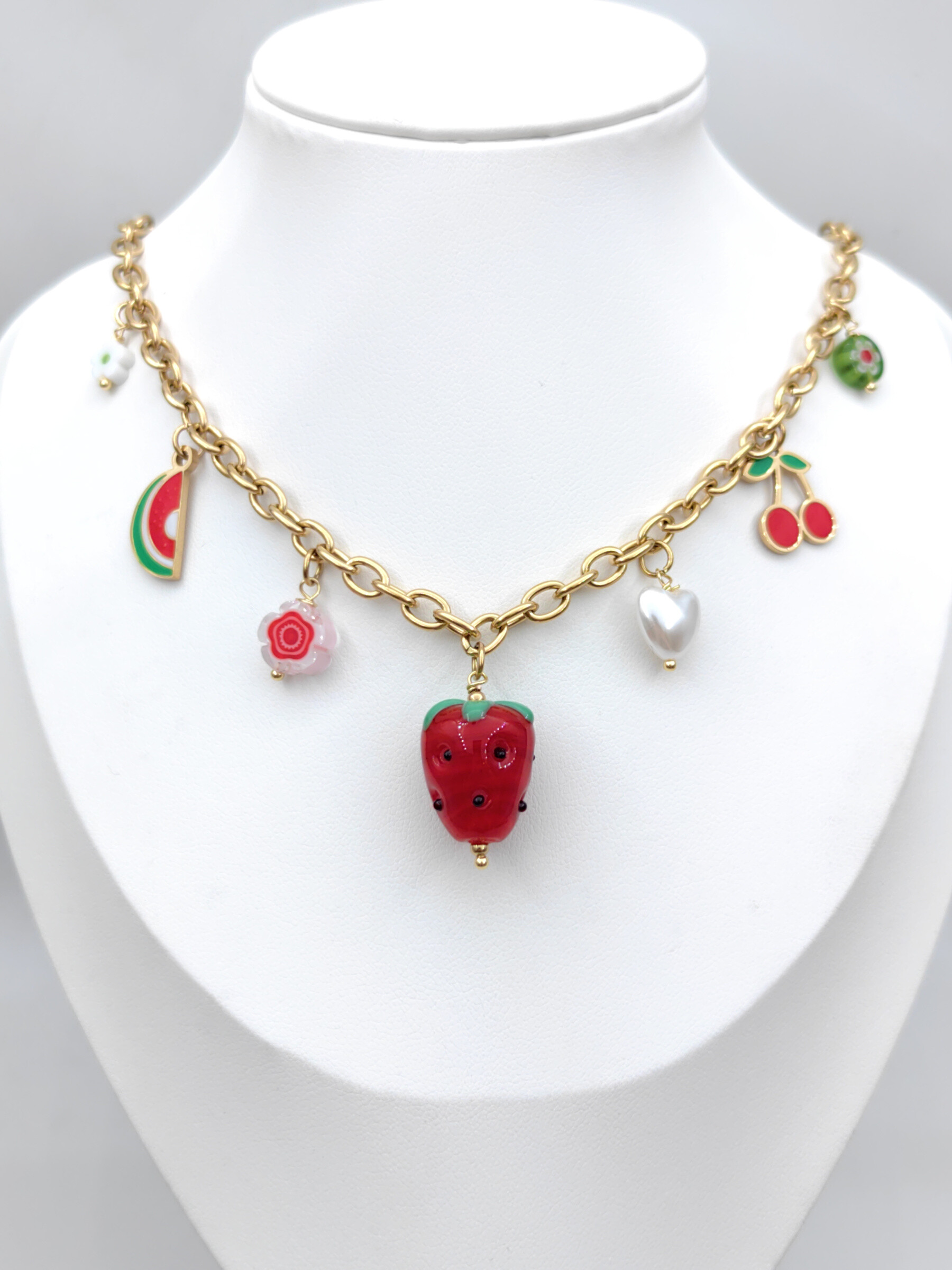 Grossiste Glam Chic - Collier à breloques en acier inoxydable