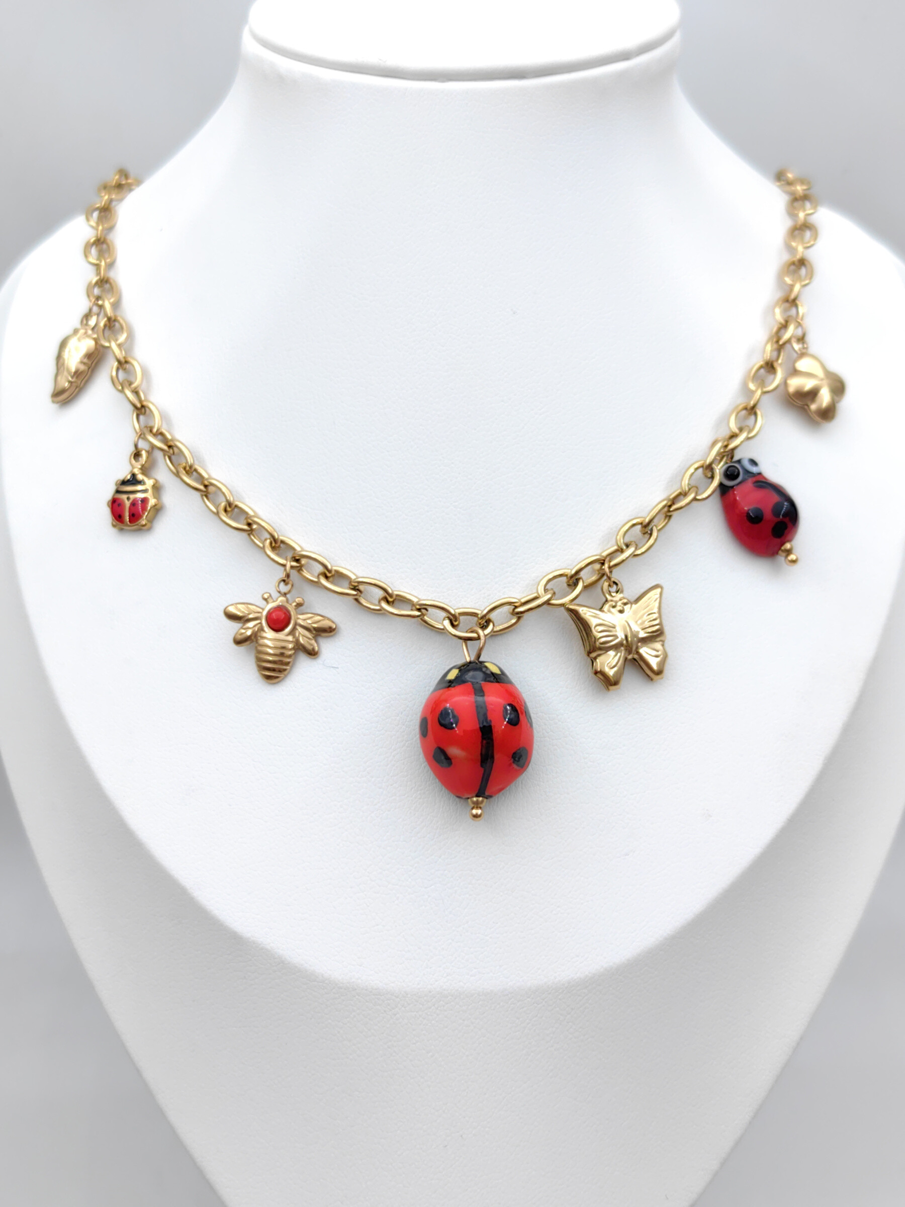 Grossiste Glam Chic - Collier à breloques en acier inoxydable