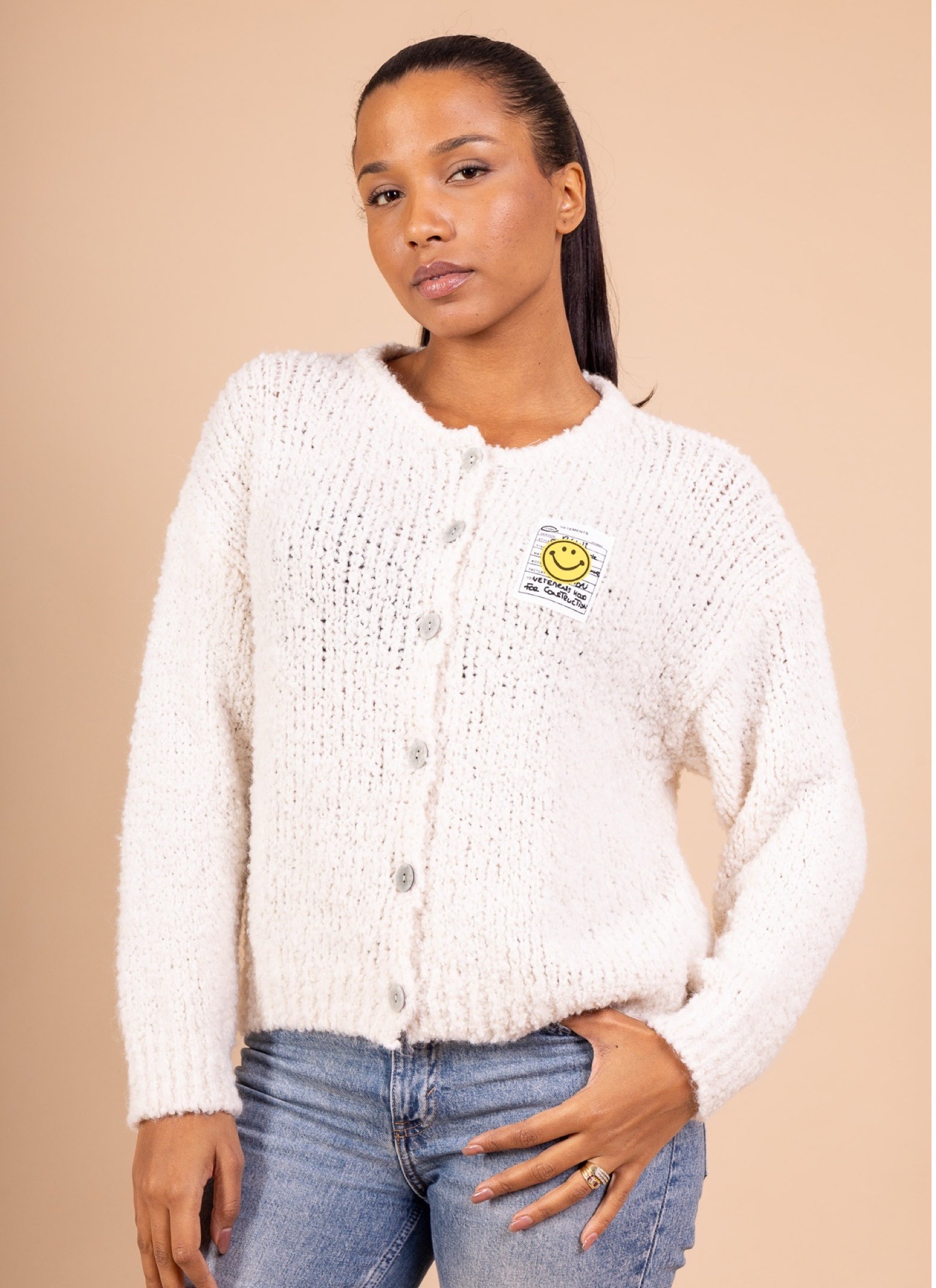 Grossiste Elle Street - Gilet bouclette laine / alpaga – Patch Smiley – ALPAGA