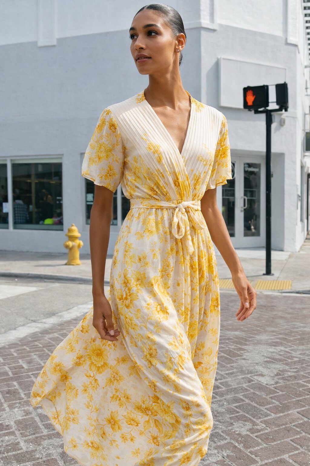 Grossiste Elle Street - Robe Longue Femme Fleurie – Col Cache-Cœur – Manches Courtes Fluides – Taille Ceinturée – Style Romantique Chic - VISCOSE