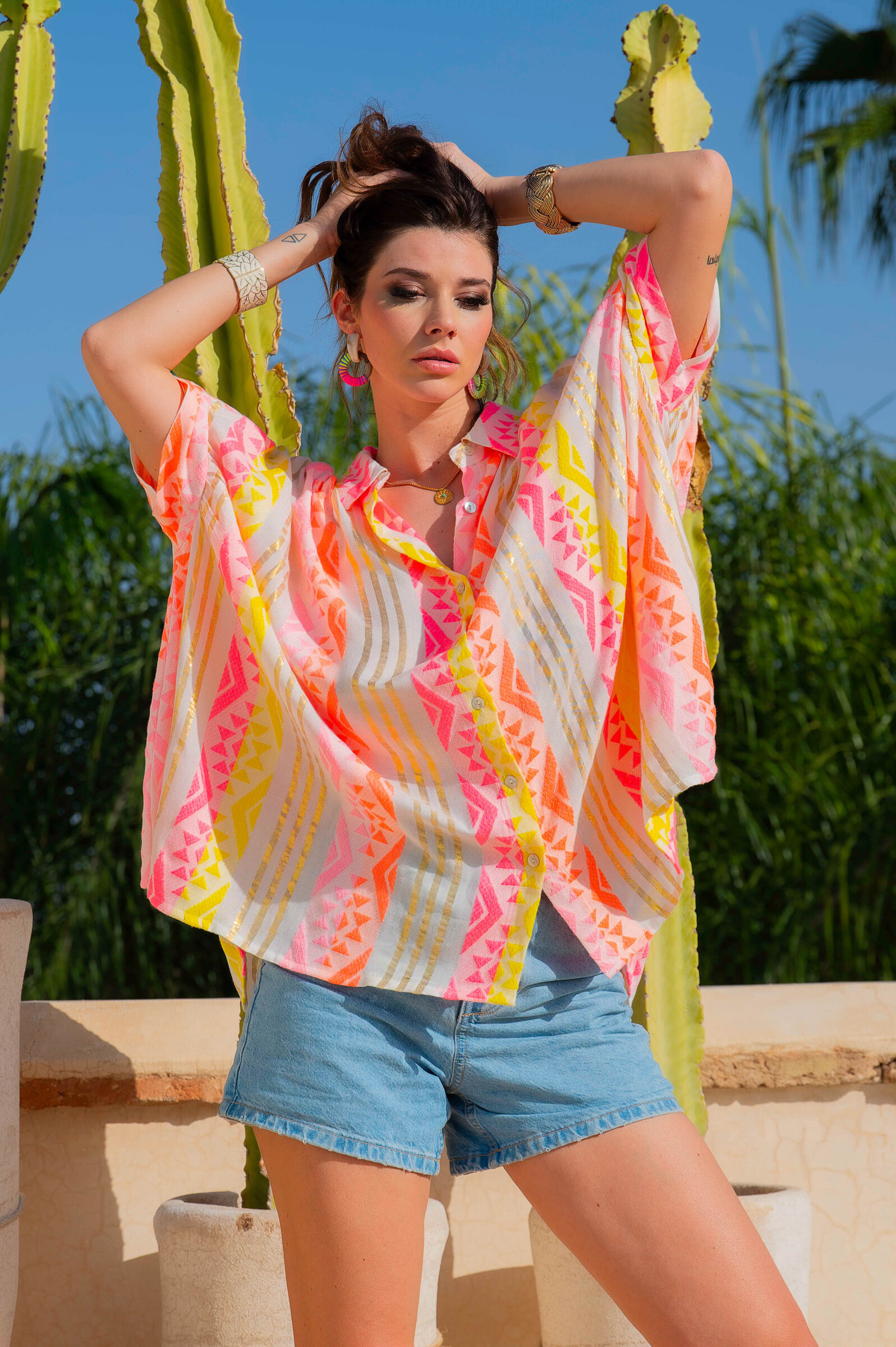 Großhändler Gold & Silver - Juce Classic Collar Bluse