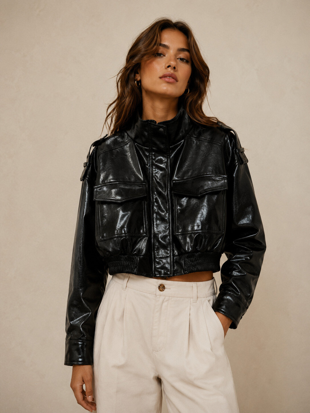 Mayorista Golden Days - G&D - Chaqueta corta efecto cuero con bolsillos de parche y cuello alto