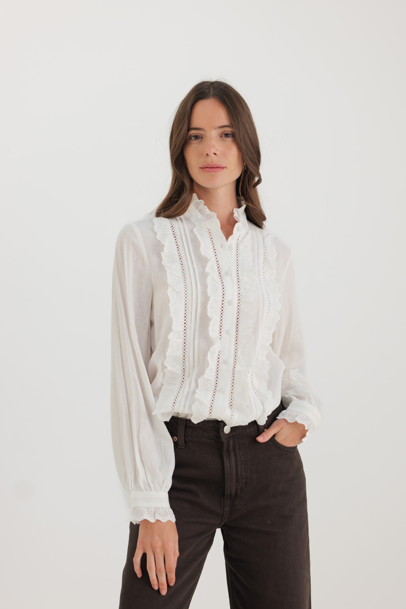 Wholesaler Golden Live - Embroidered linen shirt with ruffled collar