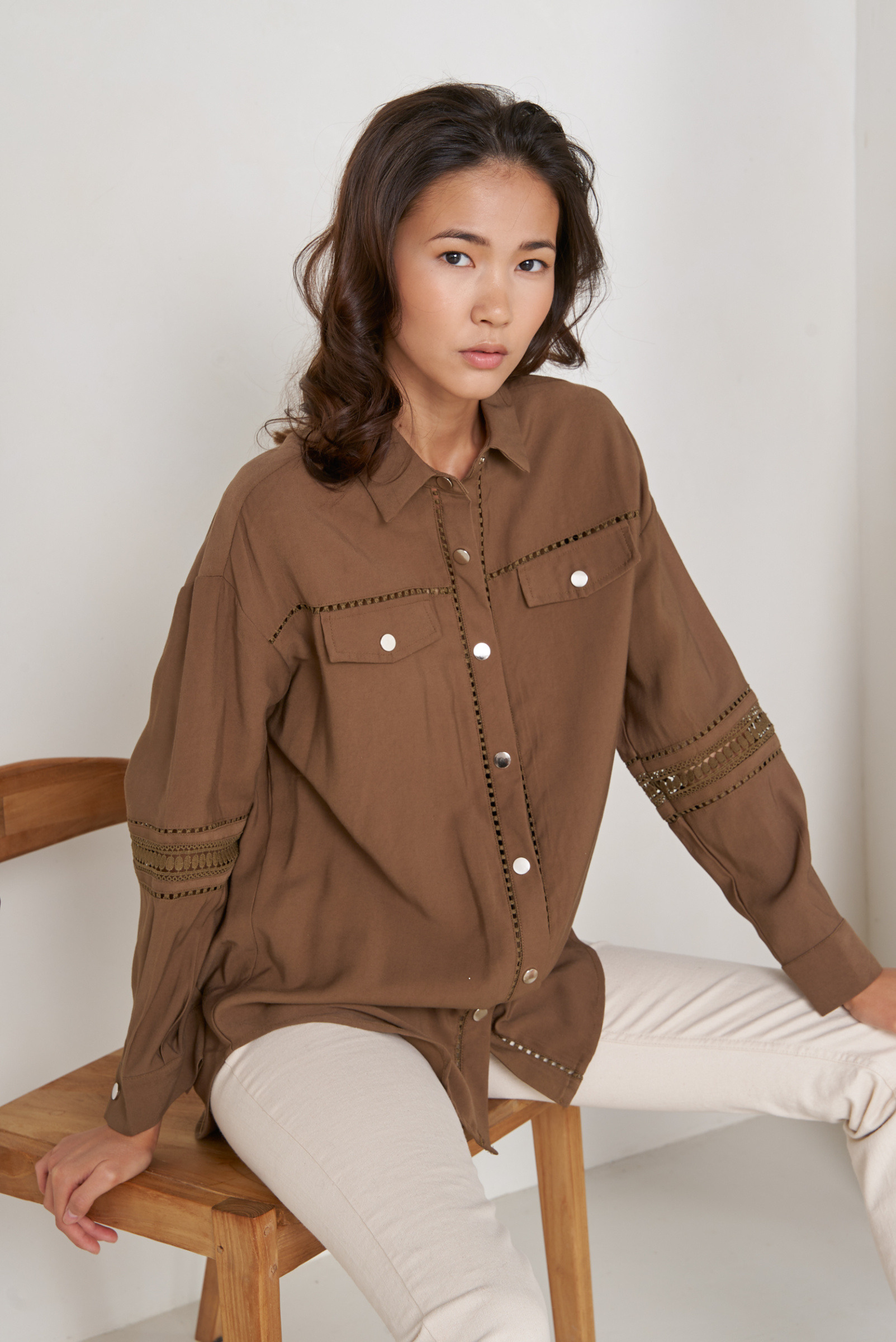 Grossiste Golden Live - Surchemise ajourée avec broderies