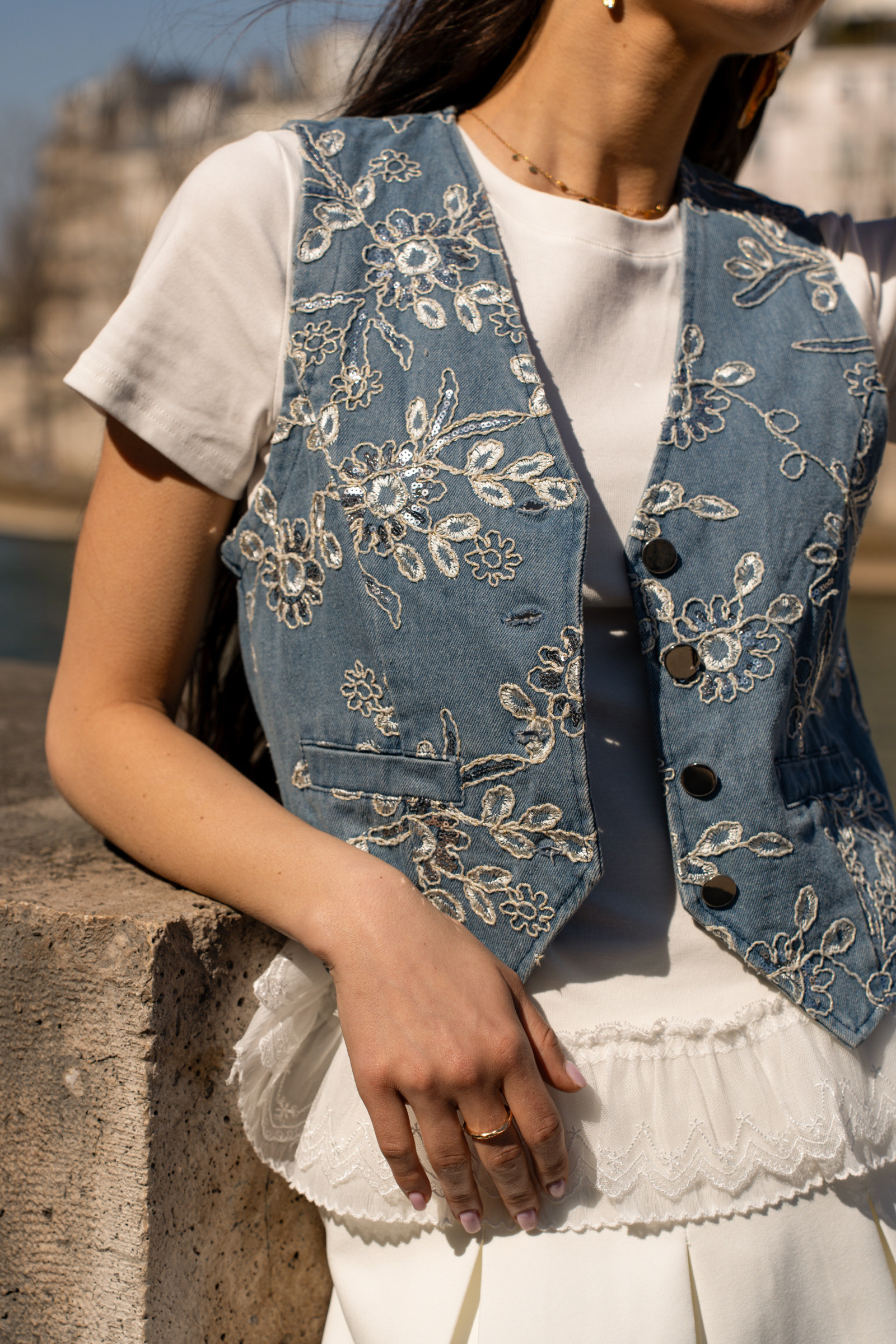 Wholesaler Golden Live - Embroidered sleeveless vest