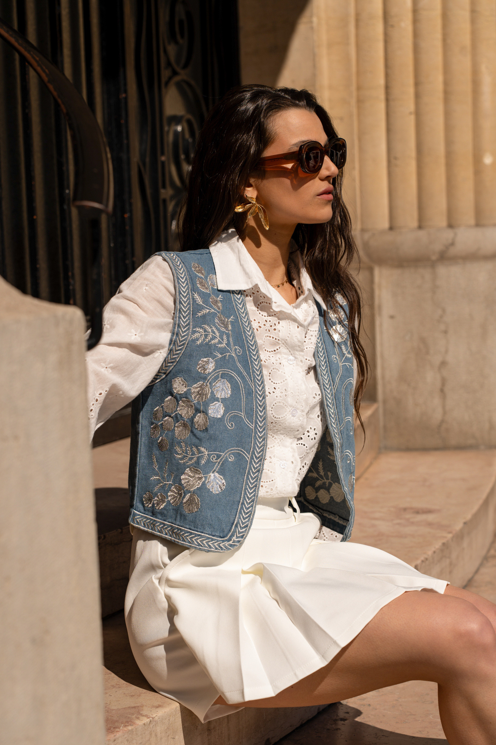 Wholesaler Golden Live - Sleeveless vest with rhinestones