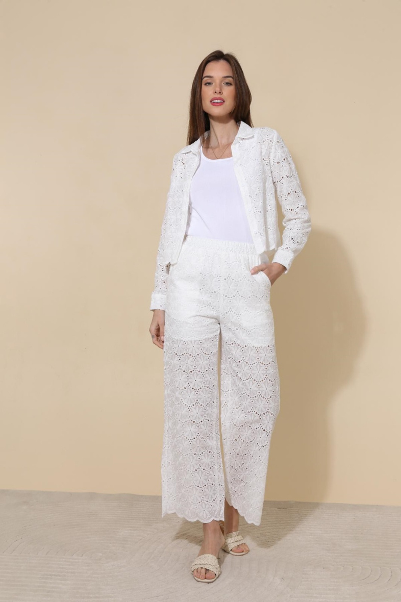 Grossiste Golden Live - Pantalon en broderies à fleurs