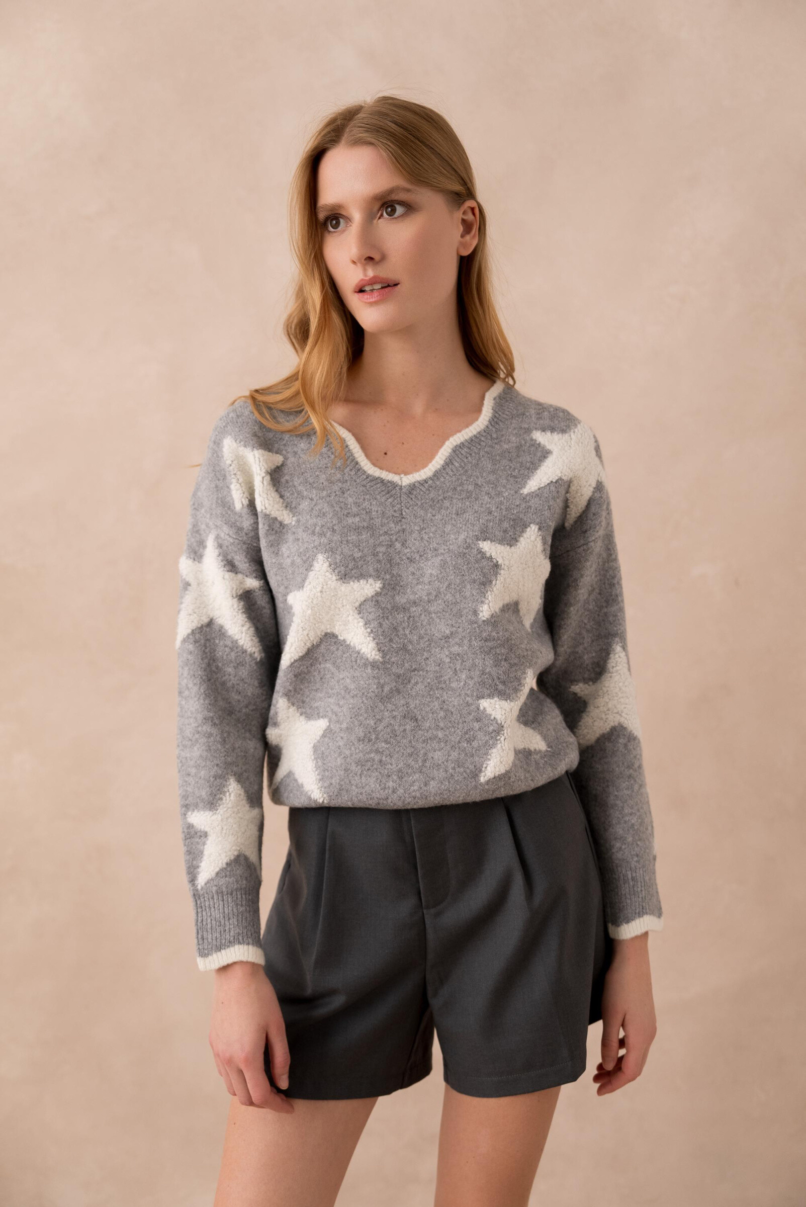 Wholesaler Golden Live - Soft knitted sweater with star pattern