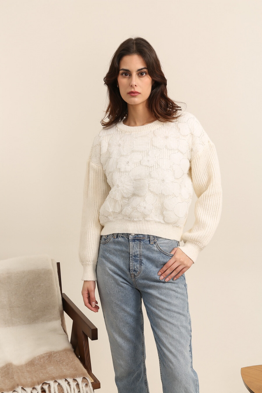 Wholesaler Golden Live - Knitted sweater with pearl flowers