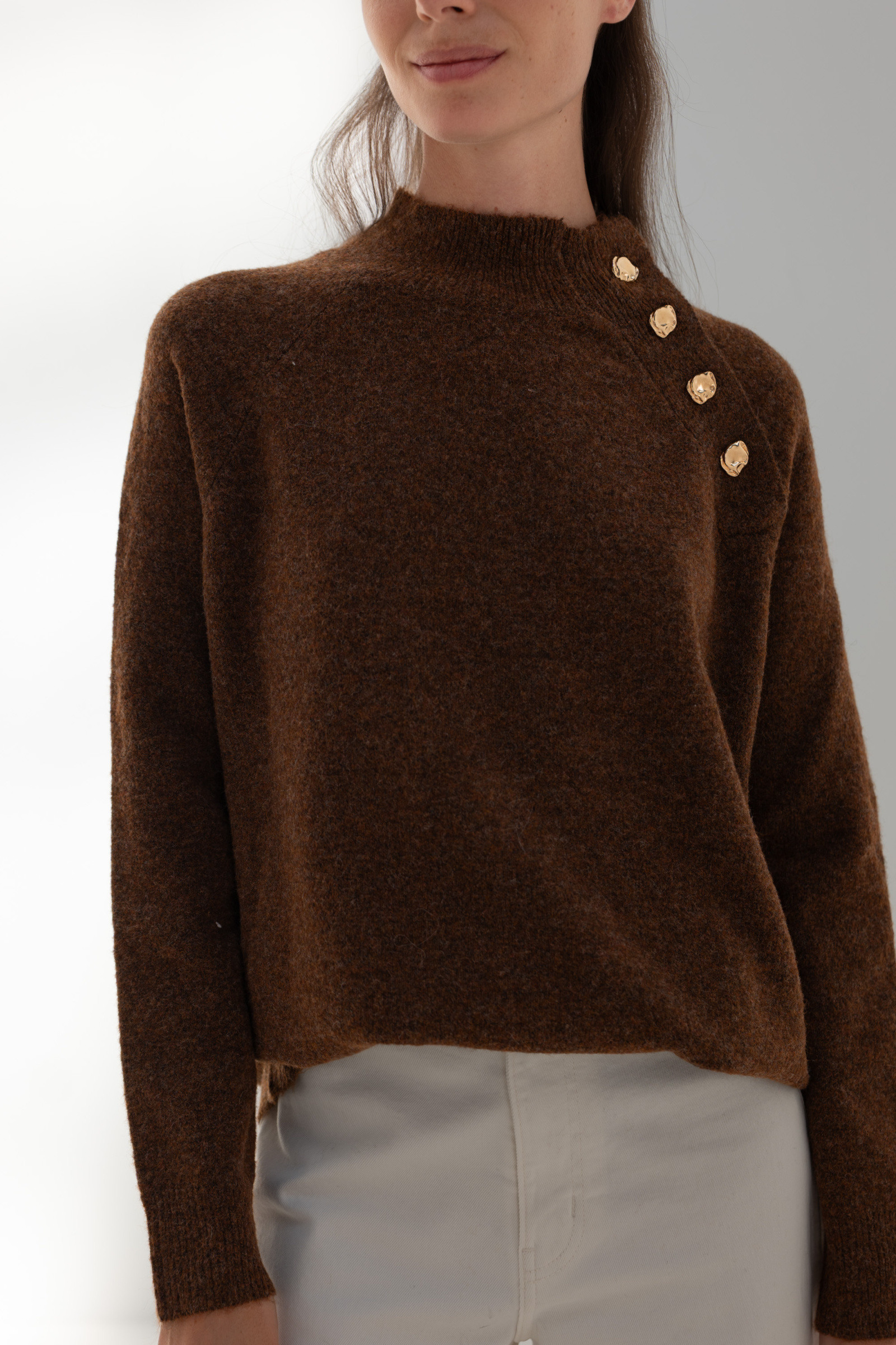 Grossiste Golden Live - Pull maille à boutons dorés